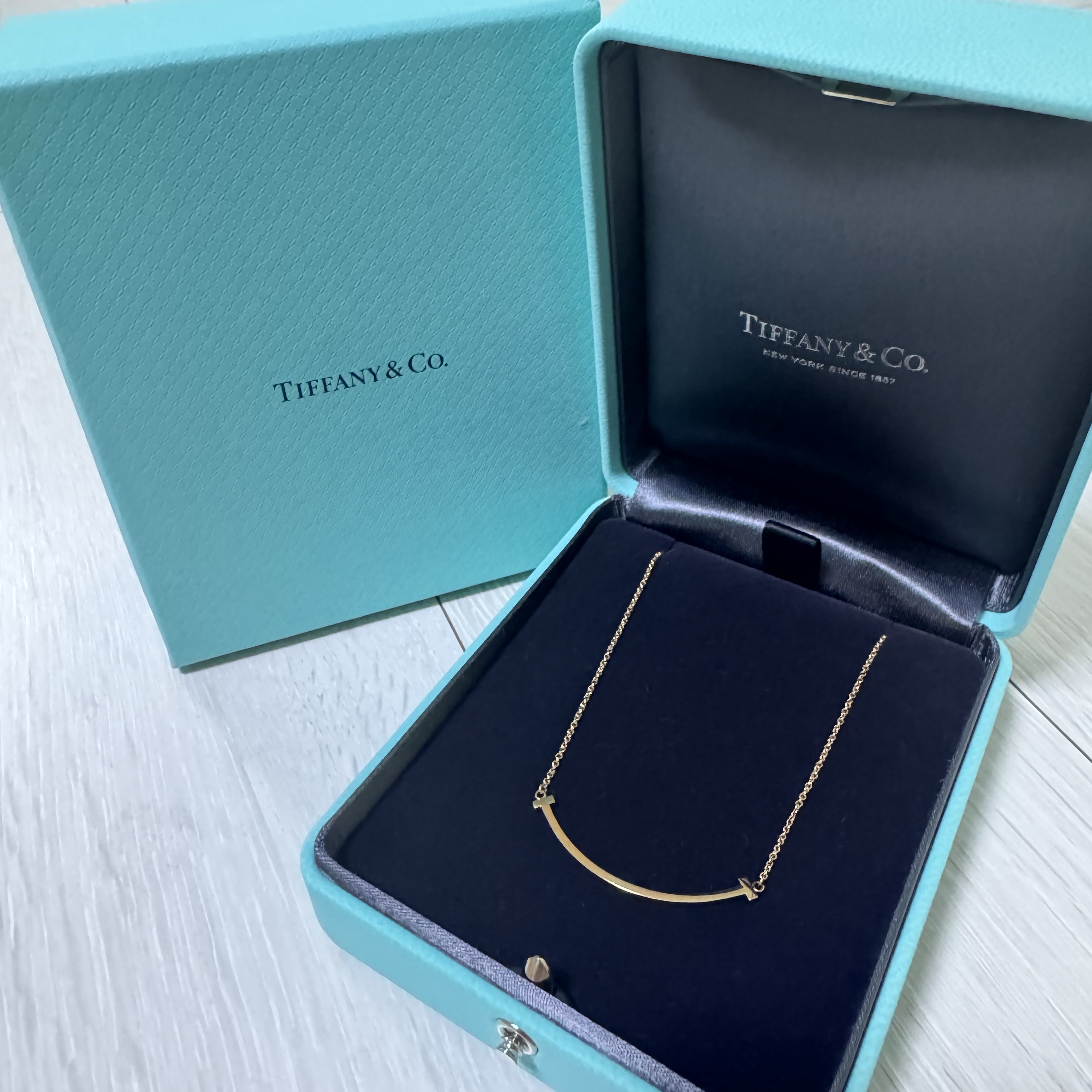 Tiffany & Co. Tiffany T Smile Pendant Small Rose Gold 착용 스타일