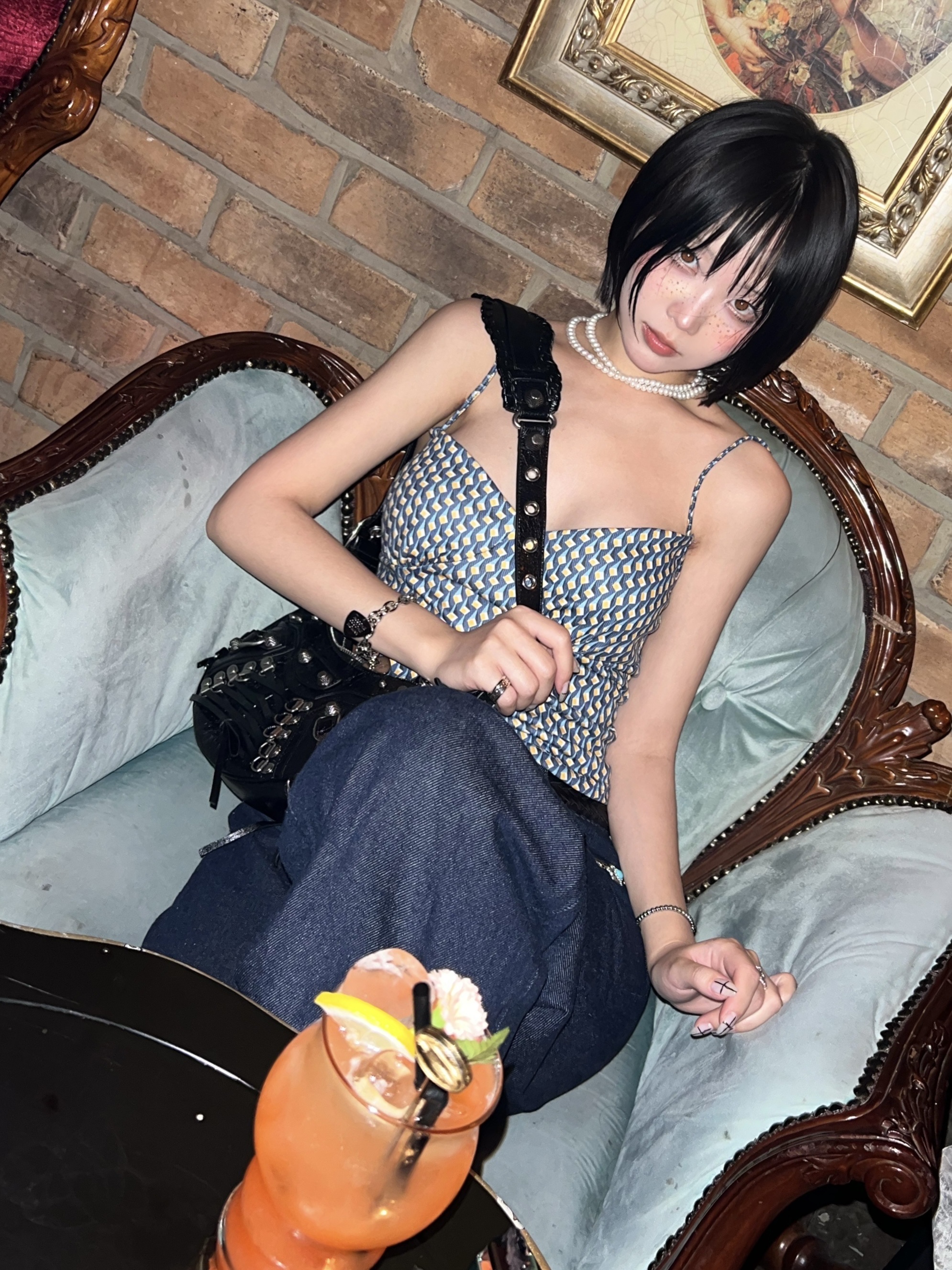 Balenciaga Le Cagole XS Shoulder Bag With Corset Black, (W) Hysteric Glamour Hysteric On Skull Pick Bracelet Silver 착용 스타일 - 2