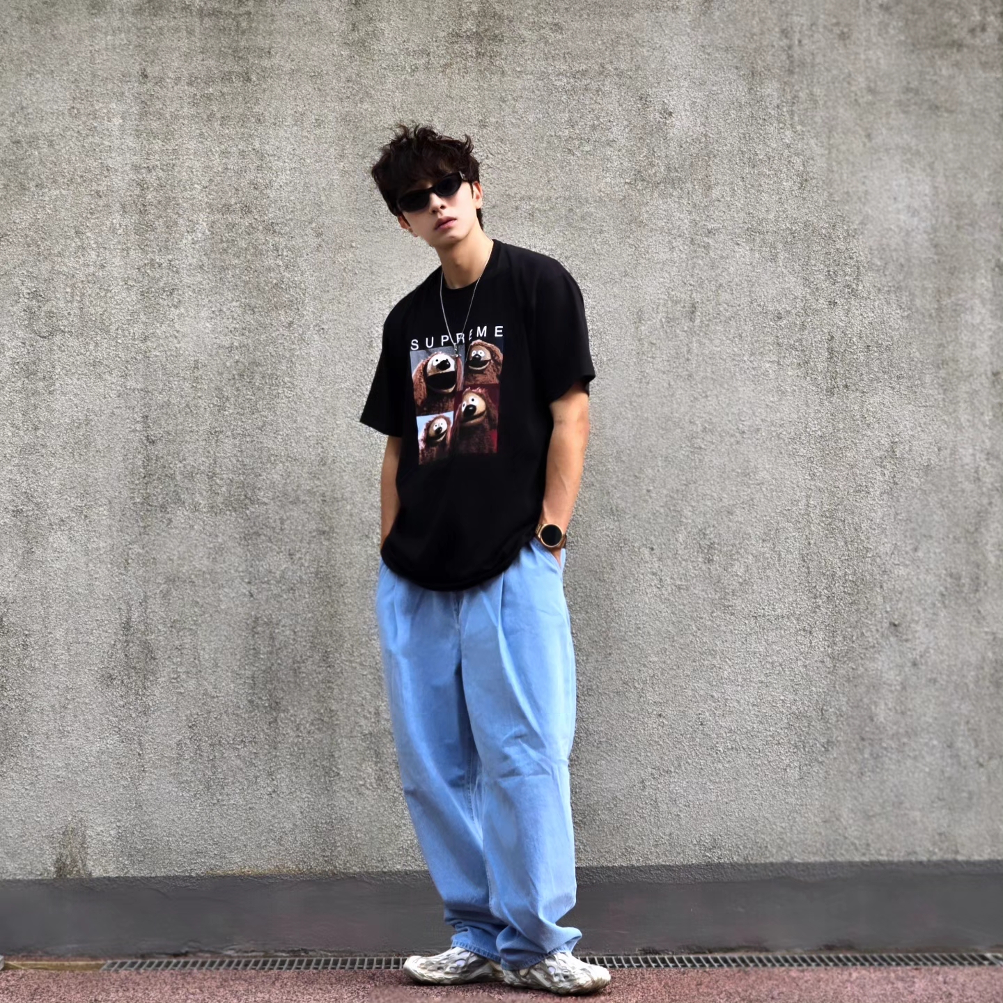 Supreme Rowlf T-Shirt Black - 24SS, Samsung Galaxy Watch6 44mm LTE Silver (Korean Ver.) 착용 스타일 - 2