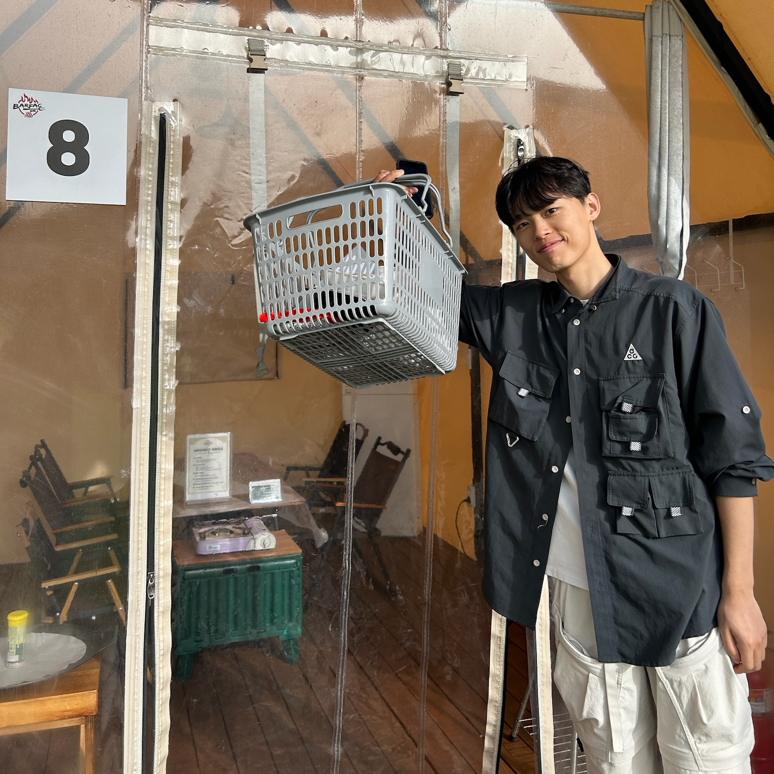 Nike ACG Smith Summit Cargo Pants Light Orewood Brown - Asia, Nike ACG Dri-Fit UV Devastation Trail Shirt Dark Smoke Grey - US/EU 착용 스타일