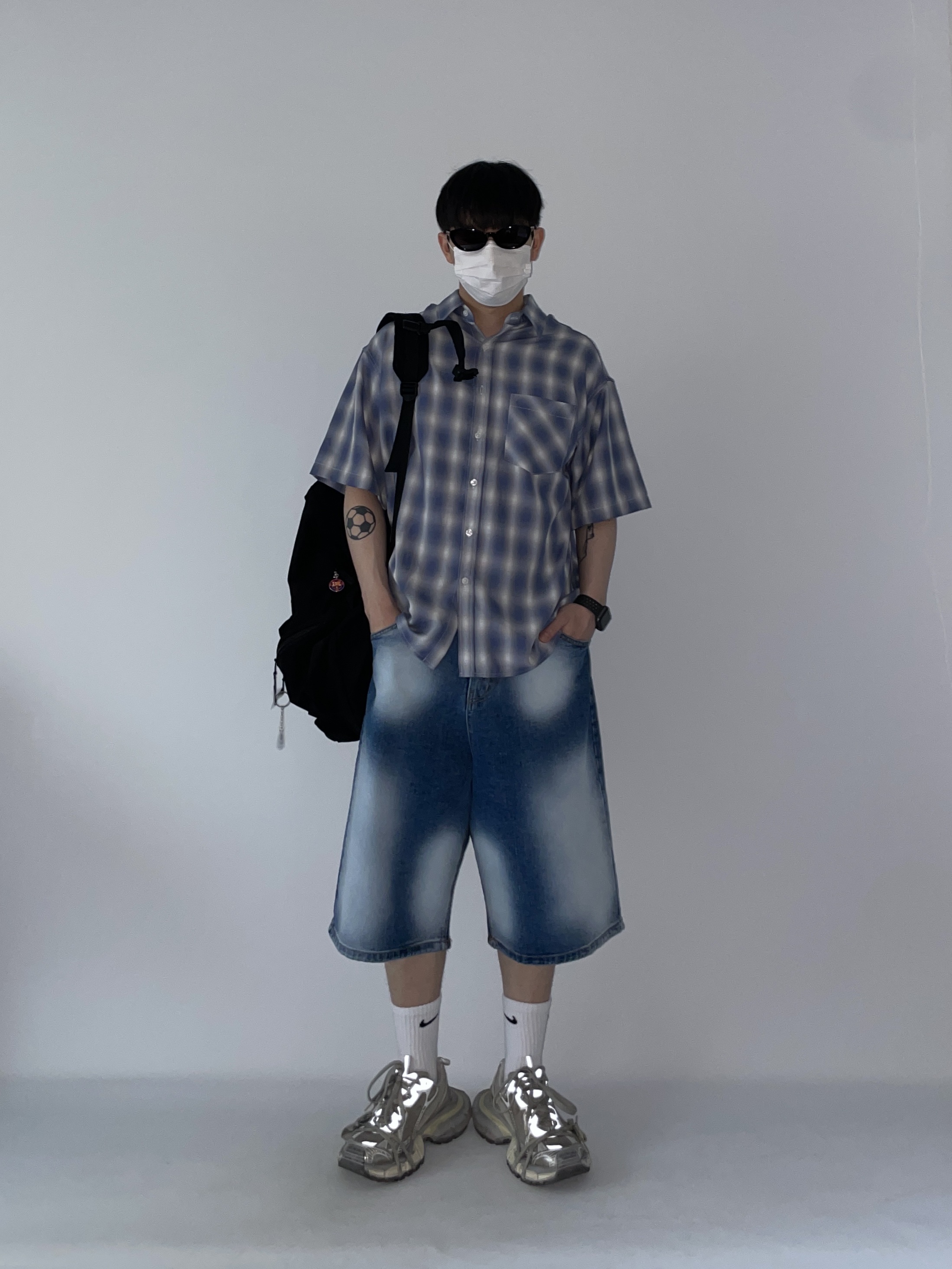 Balenciaga 3XL Sneakers Light Beige 착용 스타일 - 1