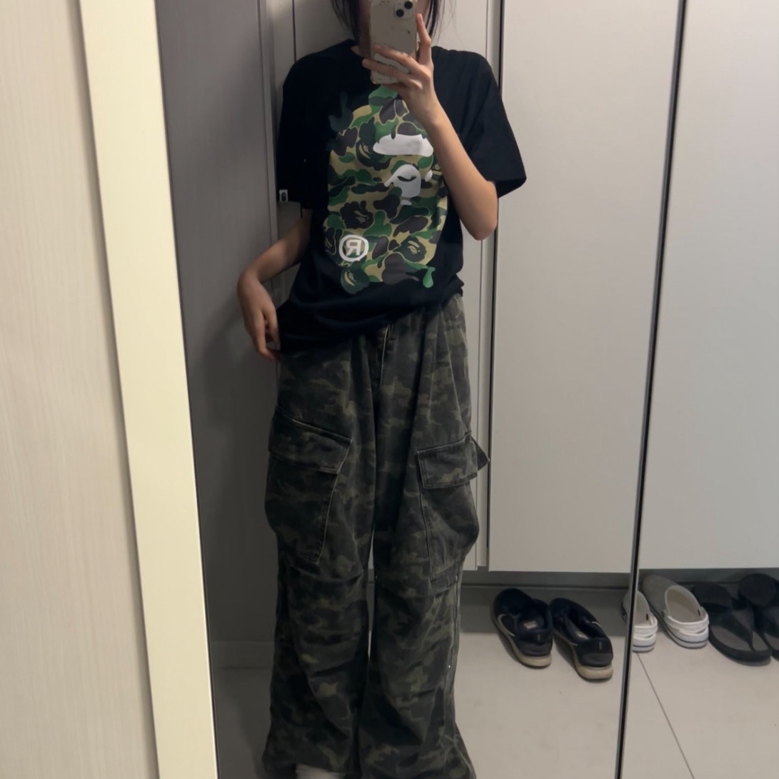 BAPE ABC Camo Big Ape Head T-Shirt Black Green, Crocs Bayaband Clog White Navy 착용 스타일