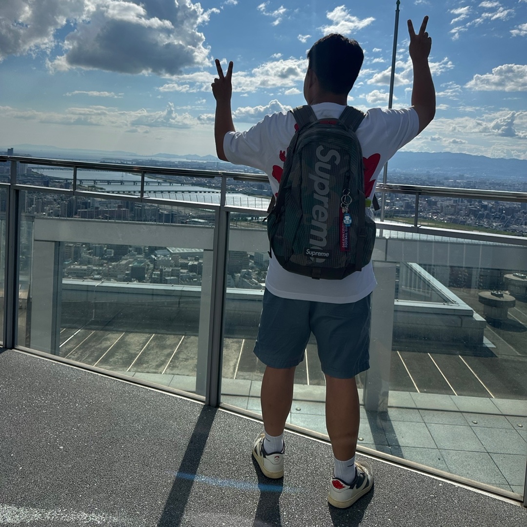 Palace Tri-Hearts T-Shirt White - 24SS 착용 스타일 - 2