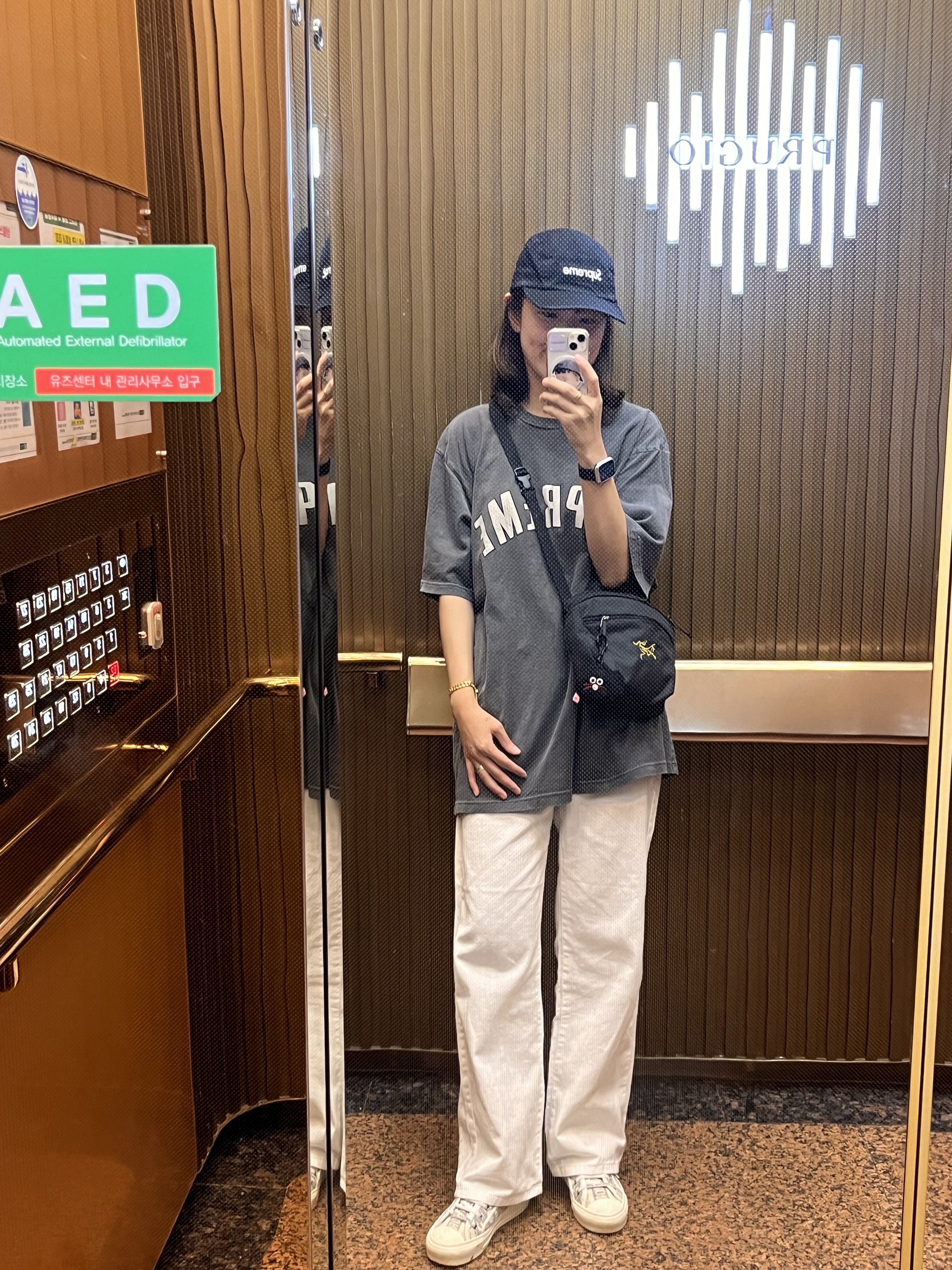 Supreme Washed Chino Twill Camp Cap Black - 24SS, Arc'teryx Mantis 2 Waistpack 24K Black 착용 스타일