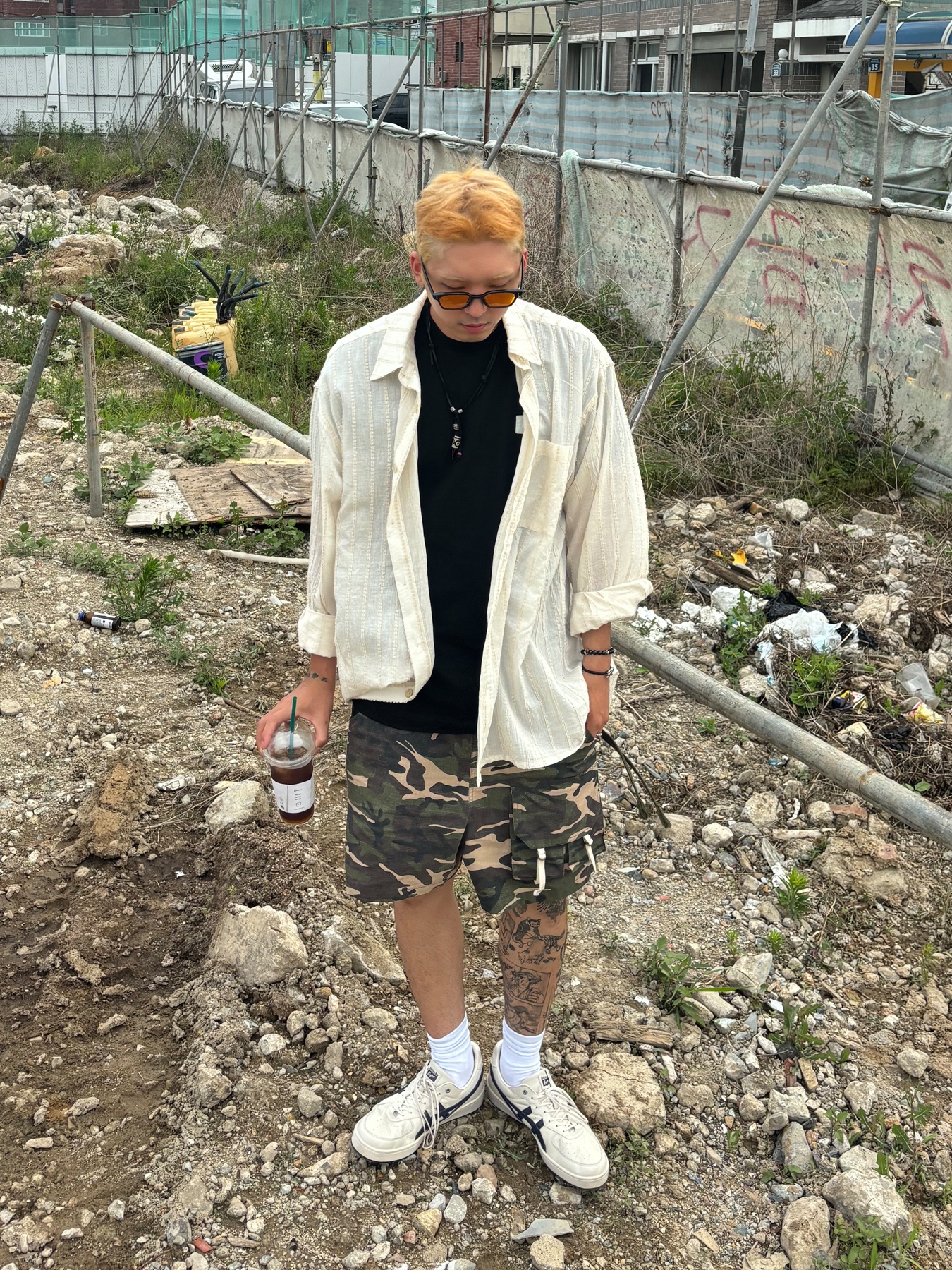 Onitsuka Tiger GSM SD Cream Black, Wapworks Utility Ripstop Baggy Shorts 착용 스타일 - 2