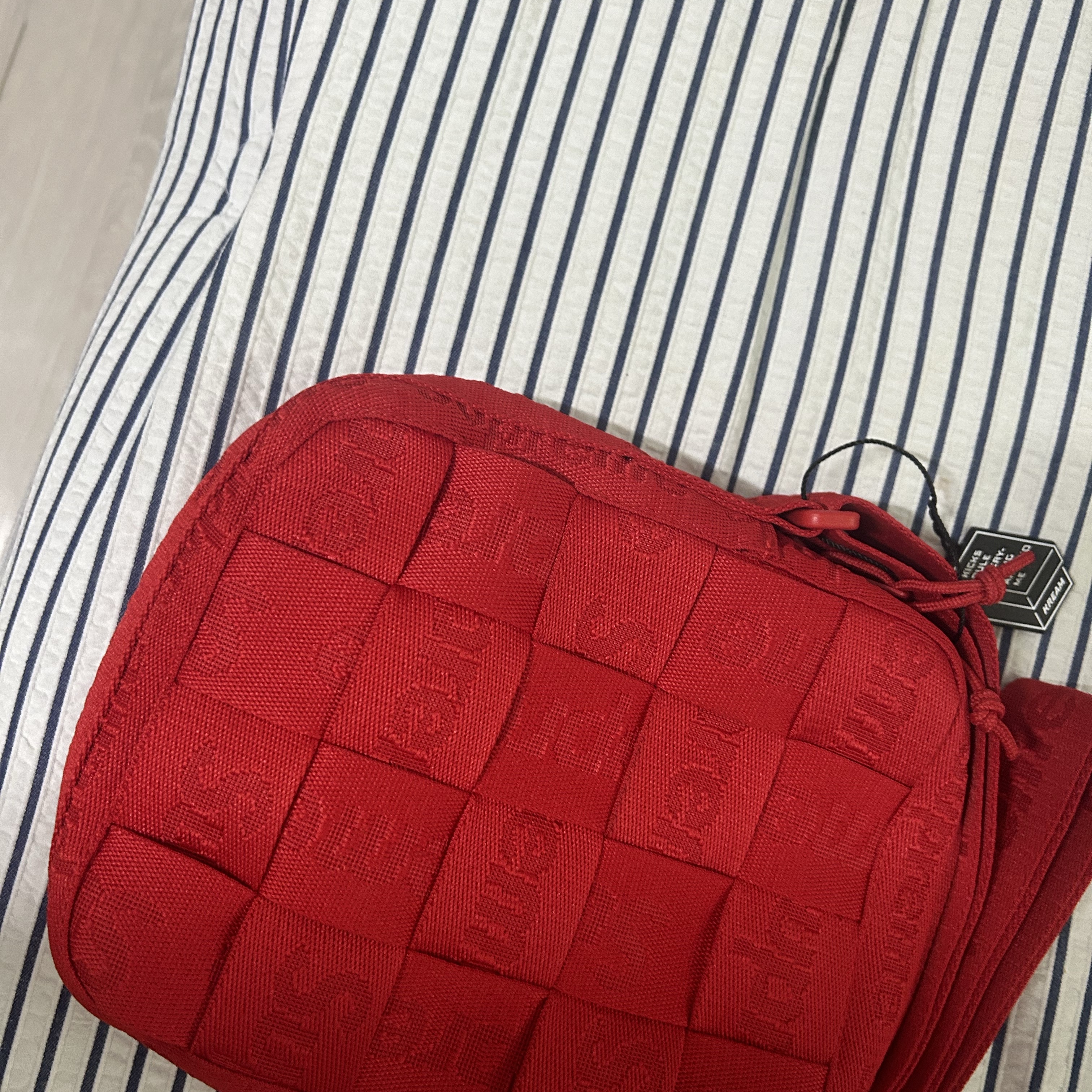 Supreme Woven Shoulder Bag Red - 23SS 착용 스타일 - 2