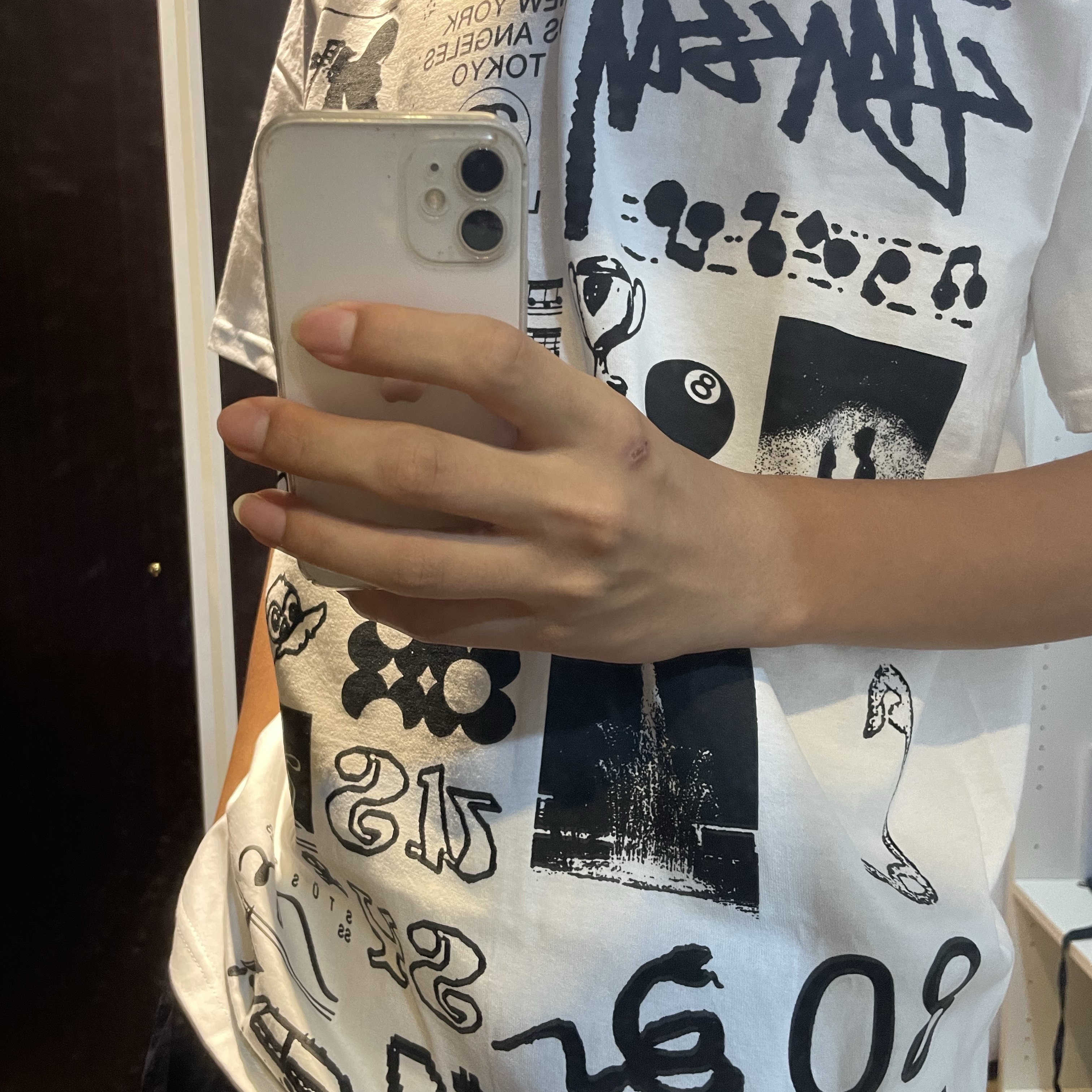 Stussy Sara T-Shirt White 착용 스타일