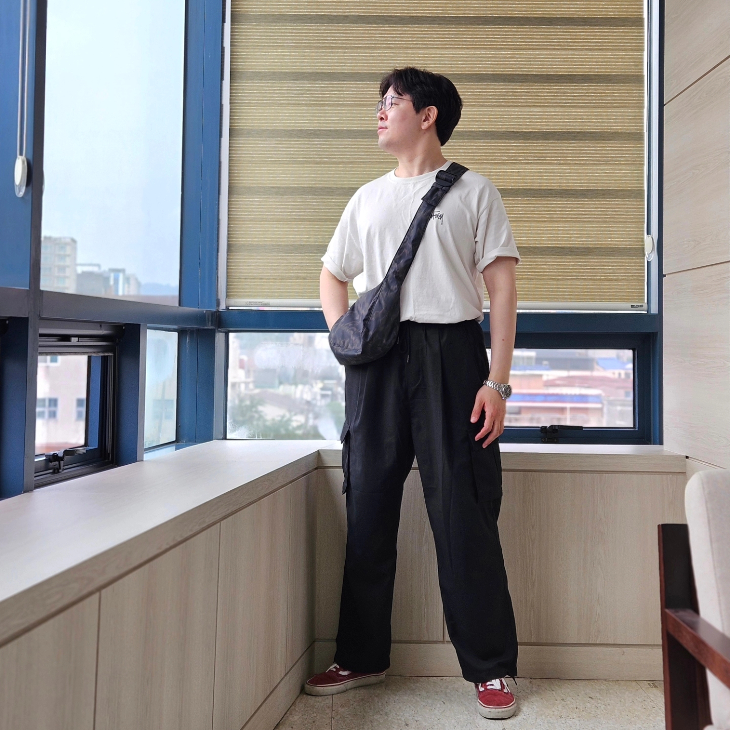 Stussy Basic Stussy Pigment Dyed T-Shirt Natural 2023, COS Nylon Crossbody Saddle Bag Black 착용 스타일 - 1