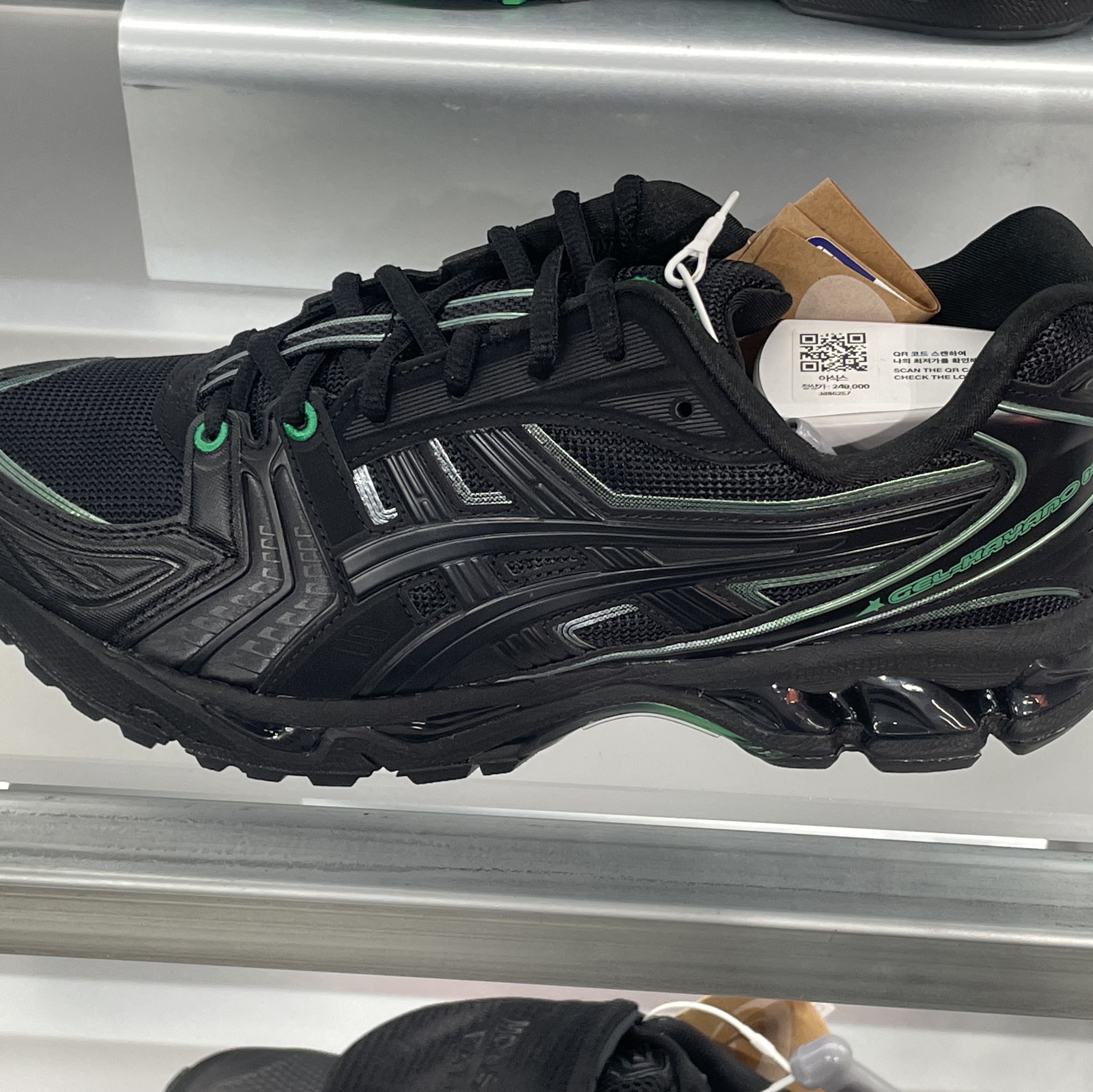 Asics x 8ON8 Gel-Kayano 14 Black Green 착용 스타일
