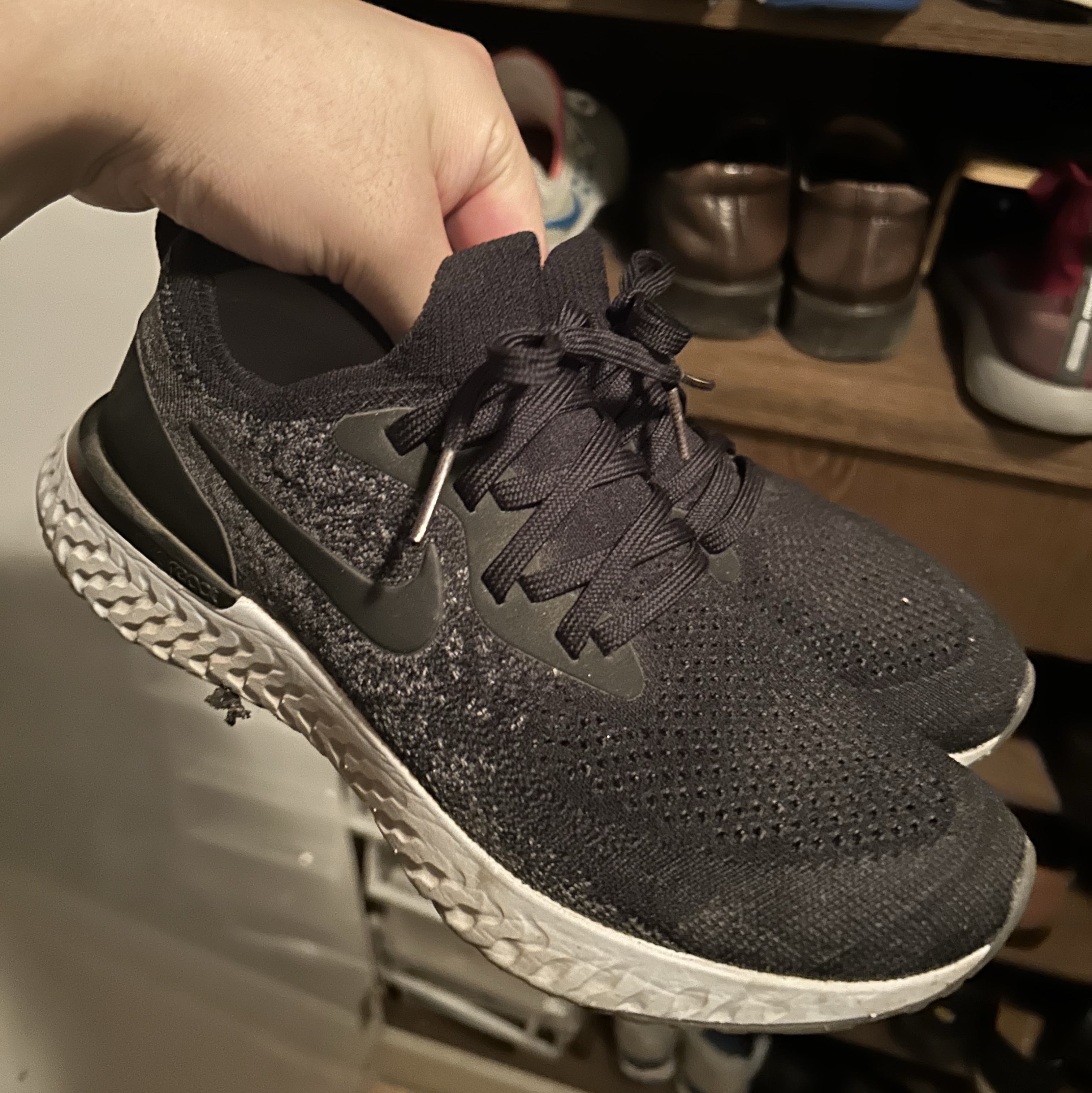 Nike Epic React Flyknit Black Dark Grey 착용 스타일