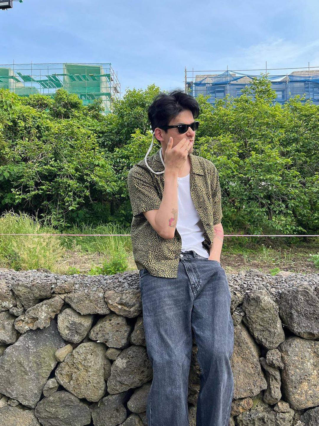 Human Made Duck S/S Shirt White, Stussy Boxy Flat Hem Crinkled Shirt Blue Check 착용 스타일 - 4