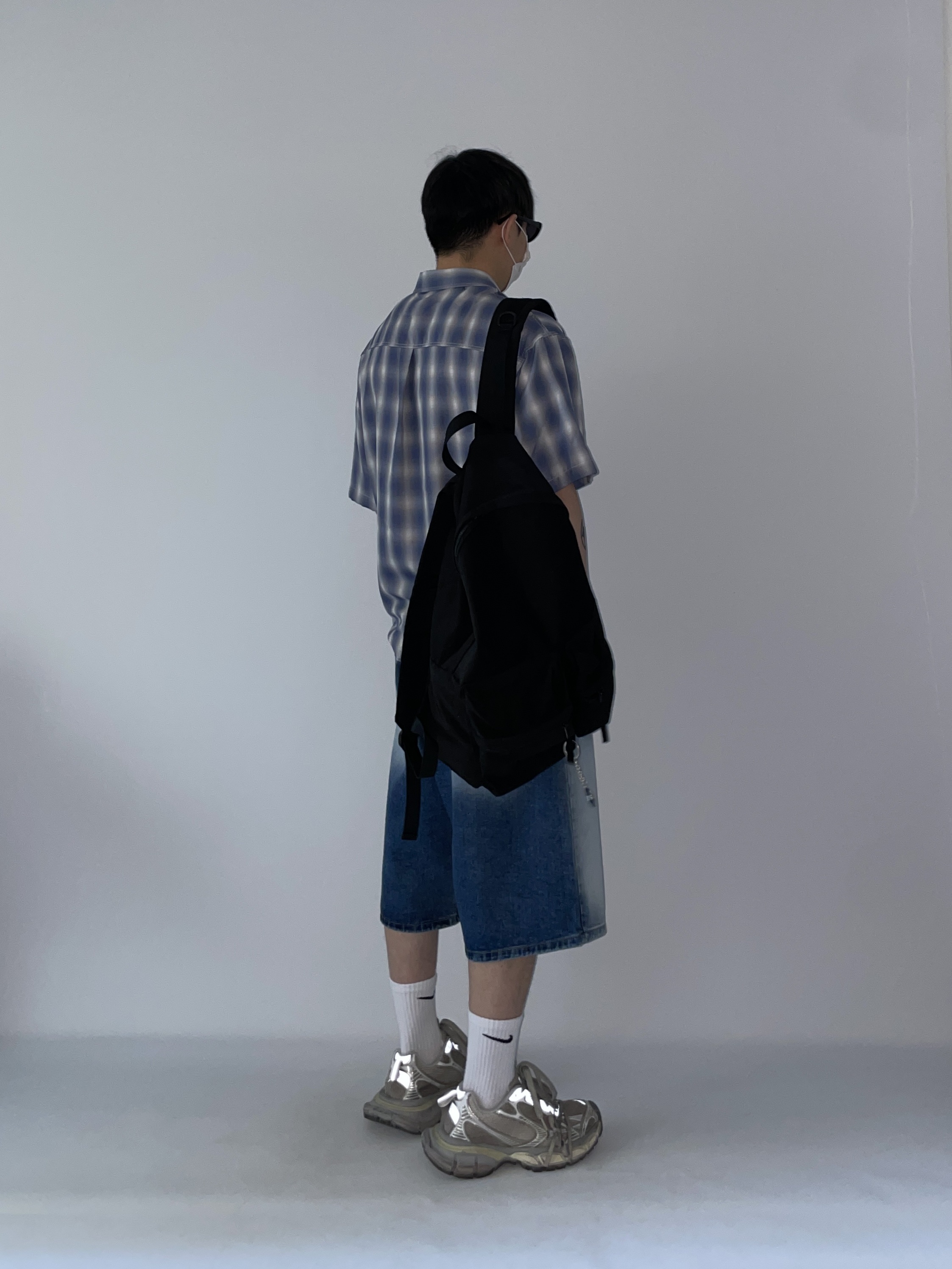 Balenciaga 3XL Sneakers Light Beige 착용 스타일 - 4