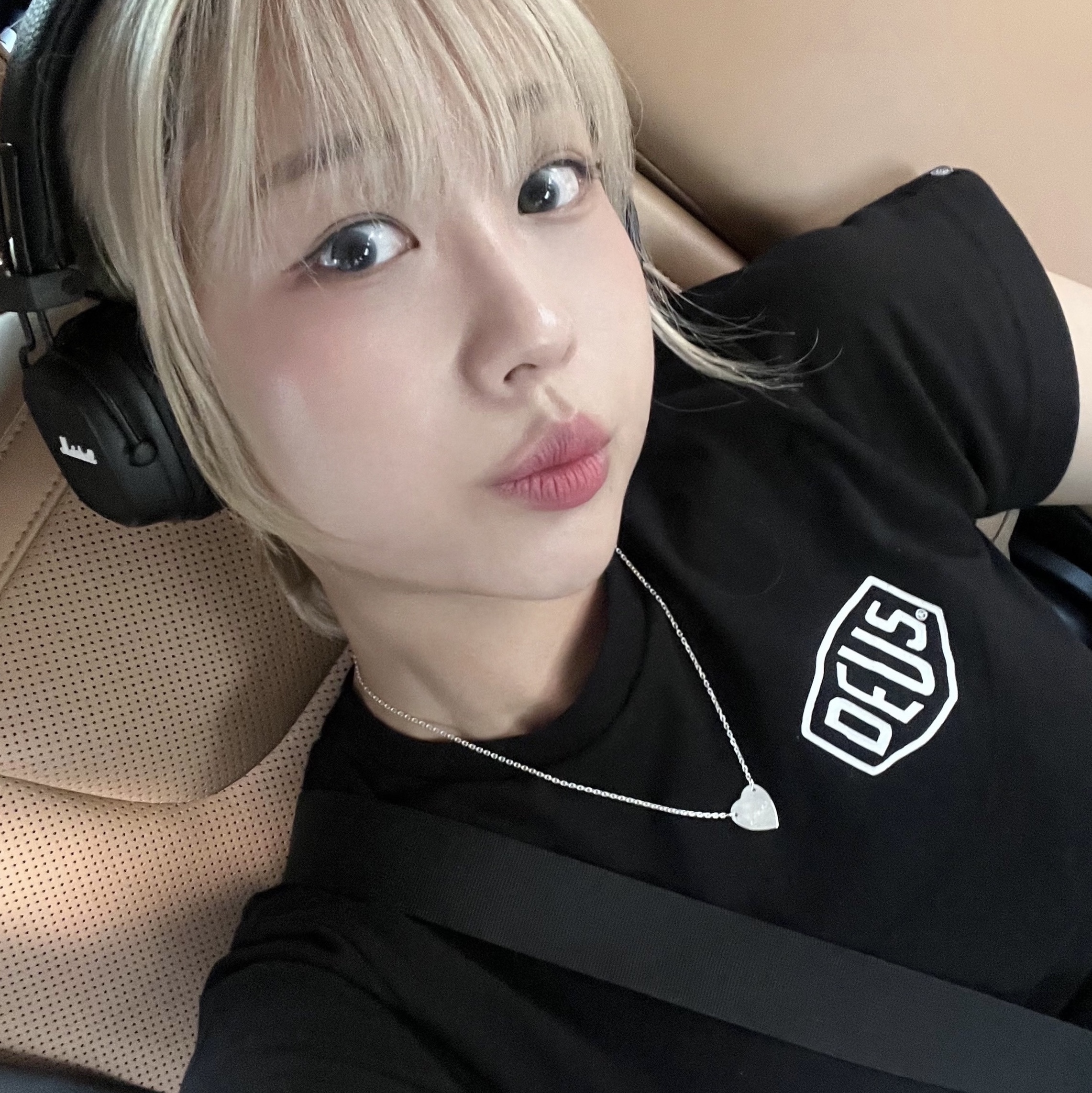 Gucci Trademark Heart Pendant Necklace Silver, (Kids) Deus Ex Machina College Seoul T-Shirt Black 착용 스타일