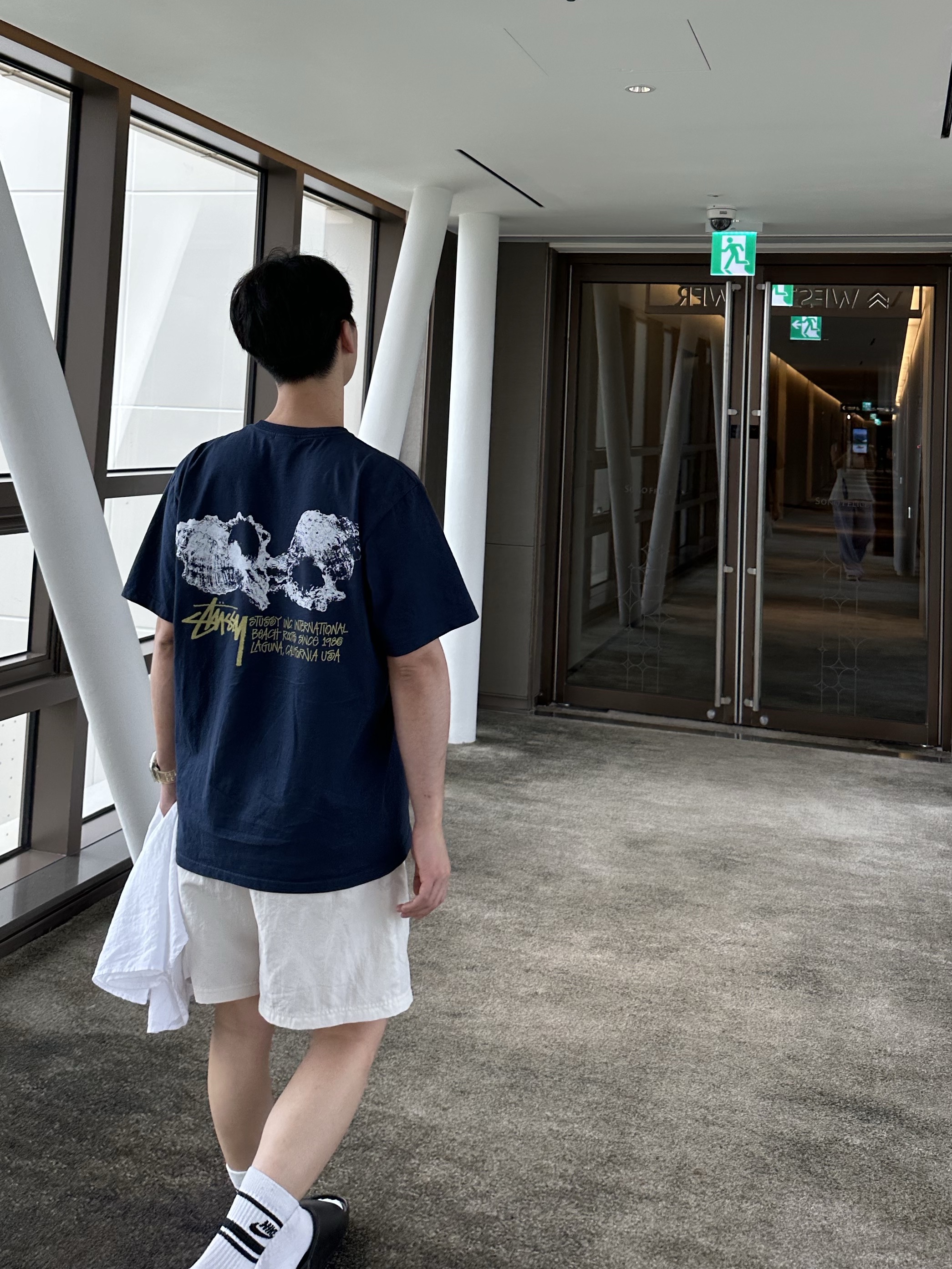 Stussy Shells T-Shirt Navy, Nike Everyday Essential Crew Socks White (3 Pack/Korean Ver.) 착용 스타일