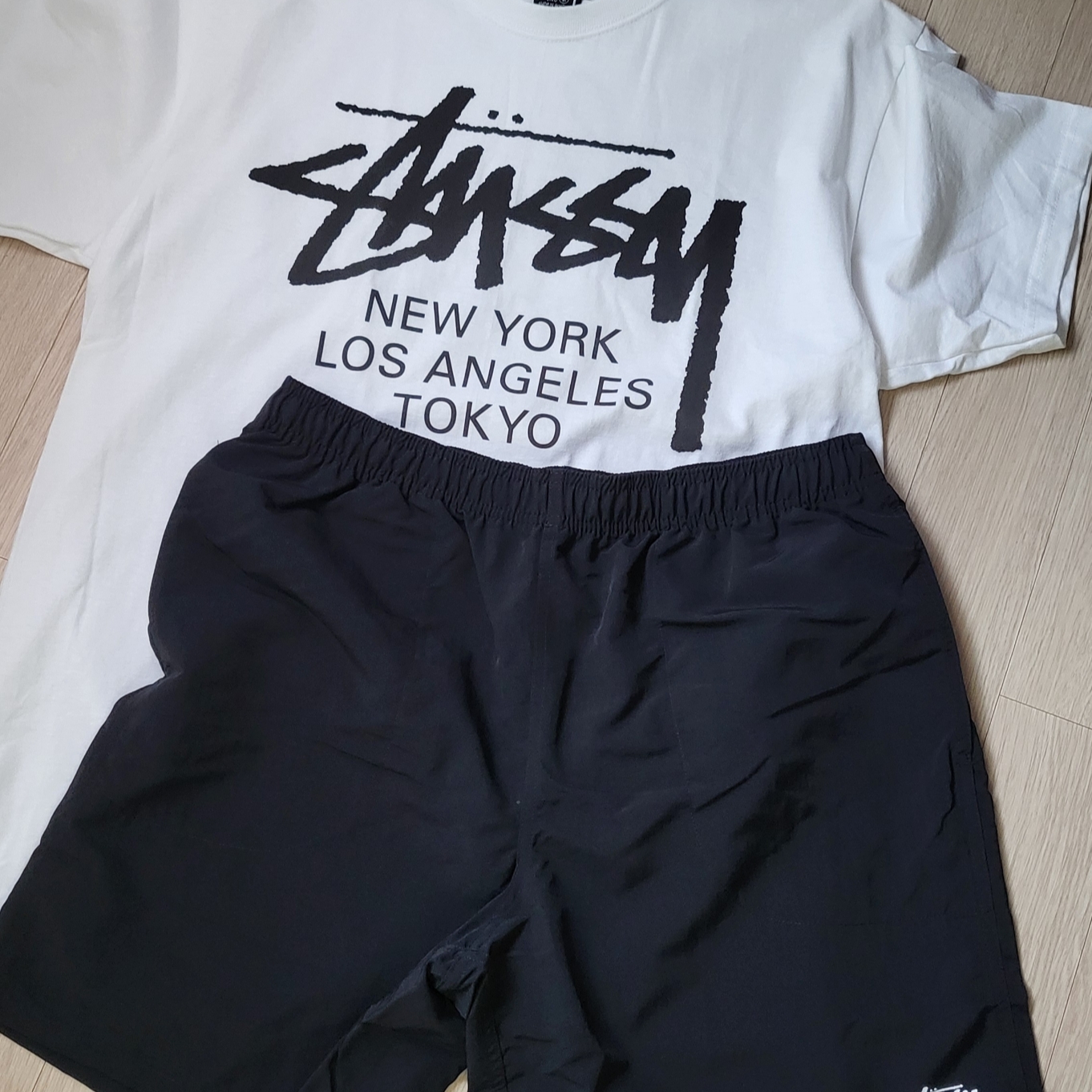 Stussy Stock Water Shorts Black 착용 스타일