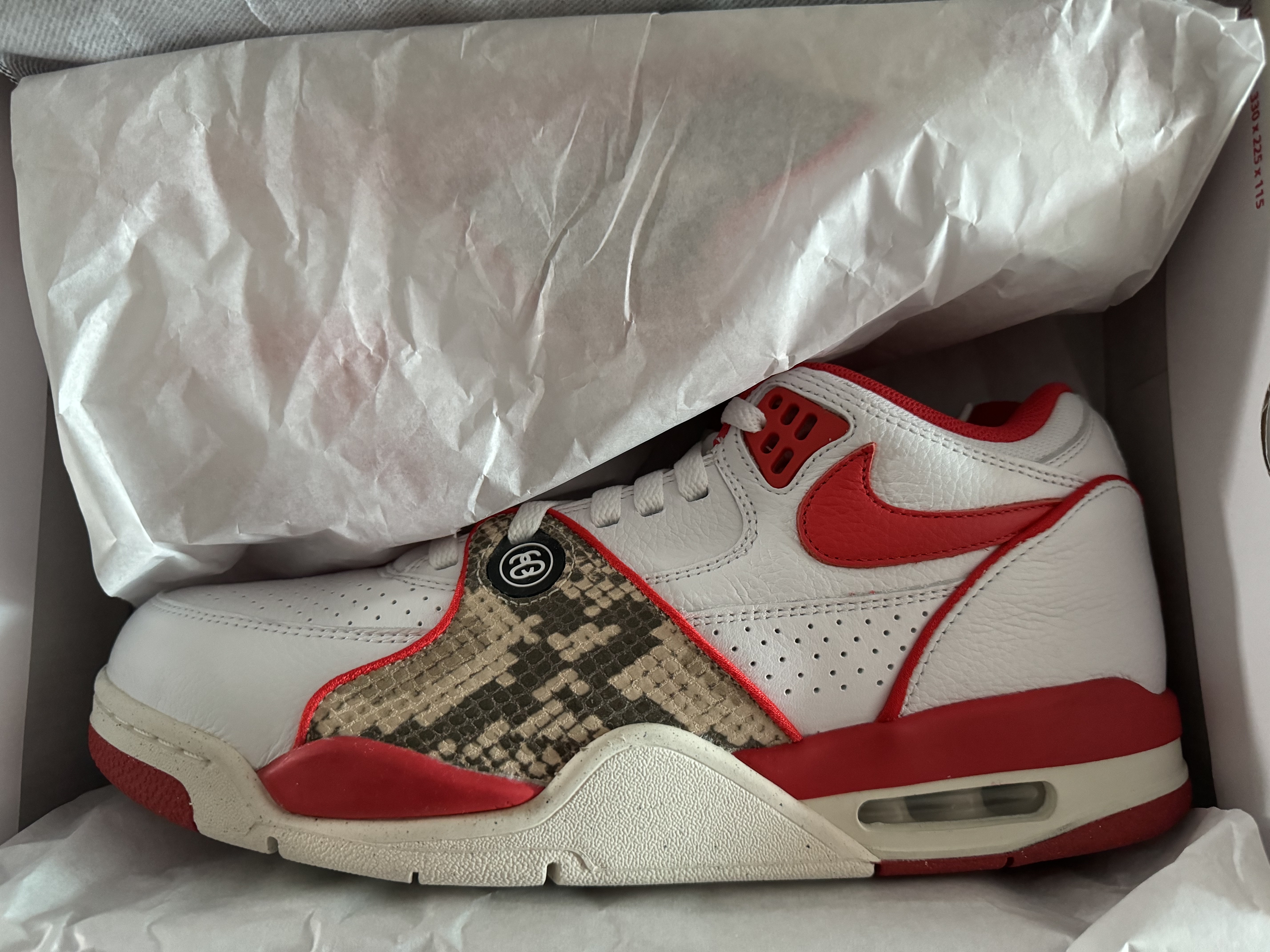 Nike x Stussy Air Flight 89 Low White Habanero Red Sail 착용 스타일 - 1