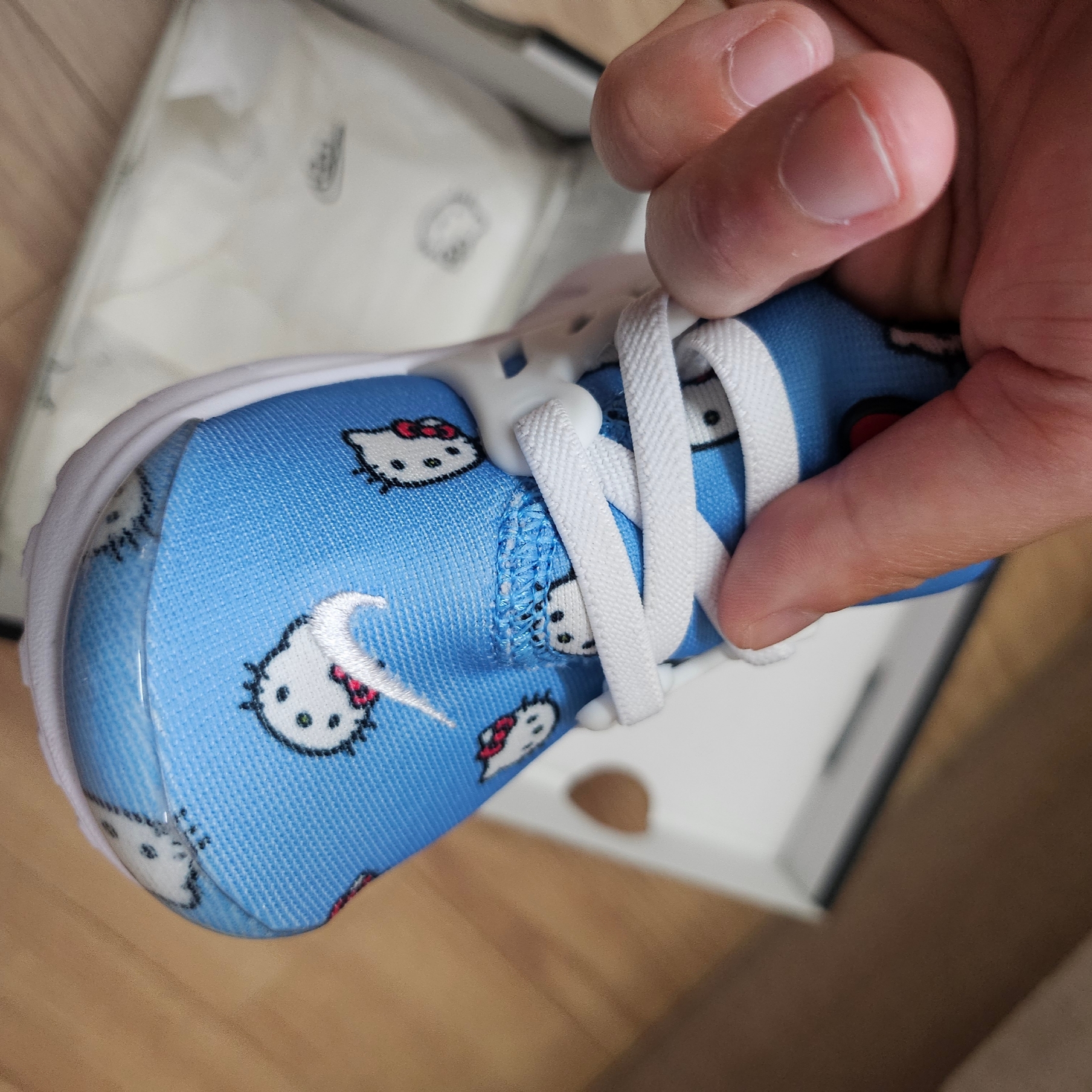 (TD) Nike x Hello Kitty Air Presto University Blue 착용 스타일 - 2