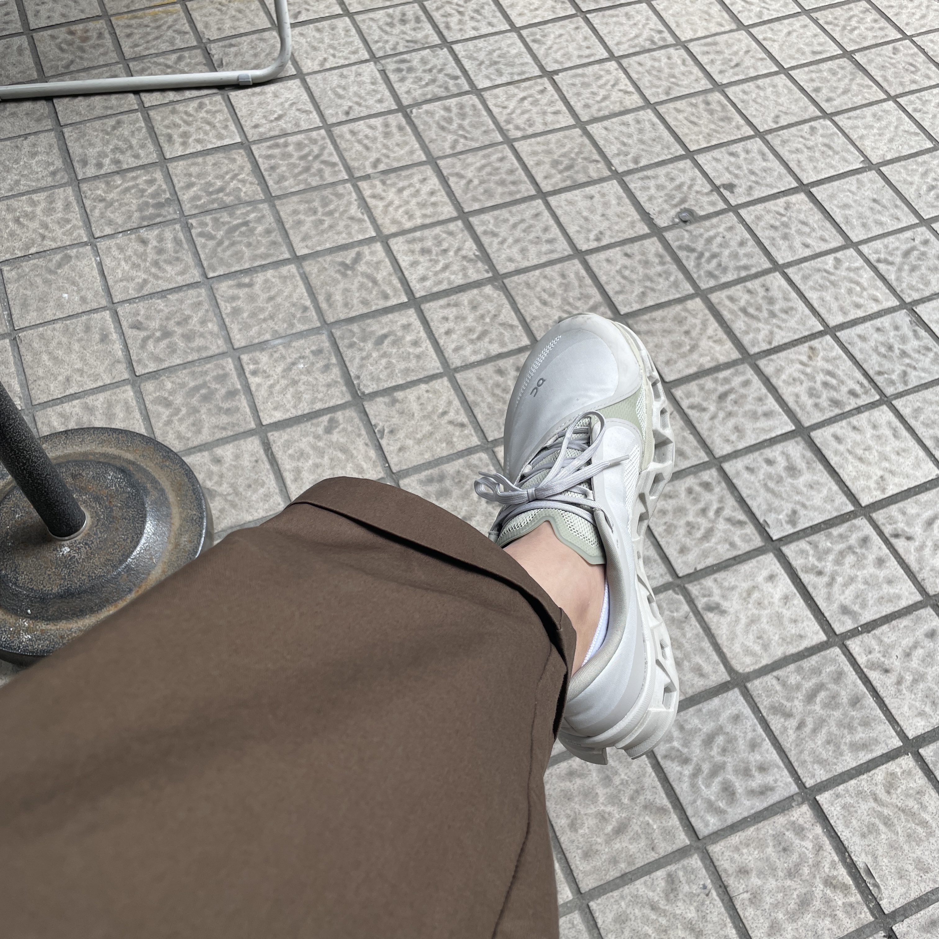 On Running x Post Archive Faction (Paf) Cloudmonster 2 Moondust Chalk 착용 스타일