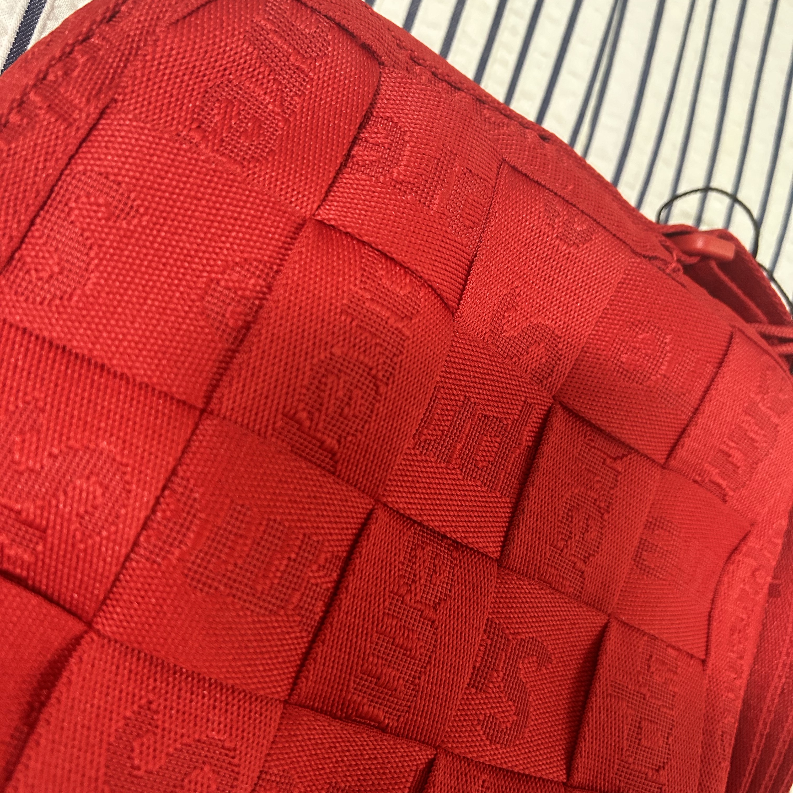 Supreme Woven Shoulder Bag Red - 23SS 착용 스타일 - 1