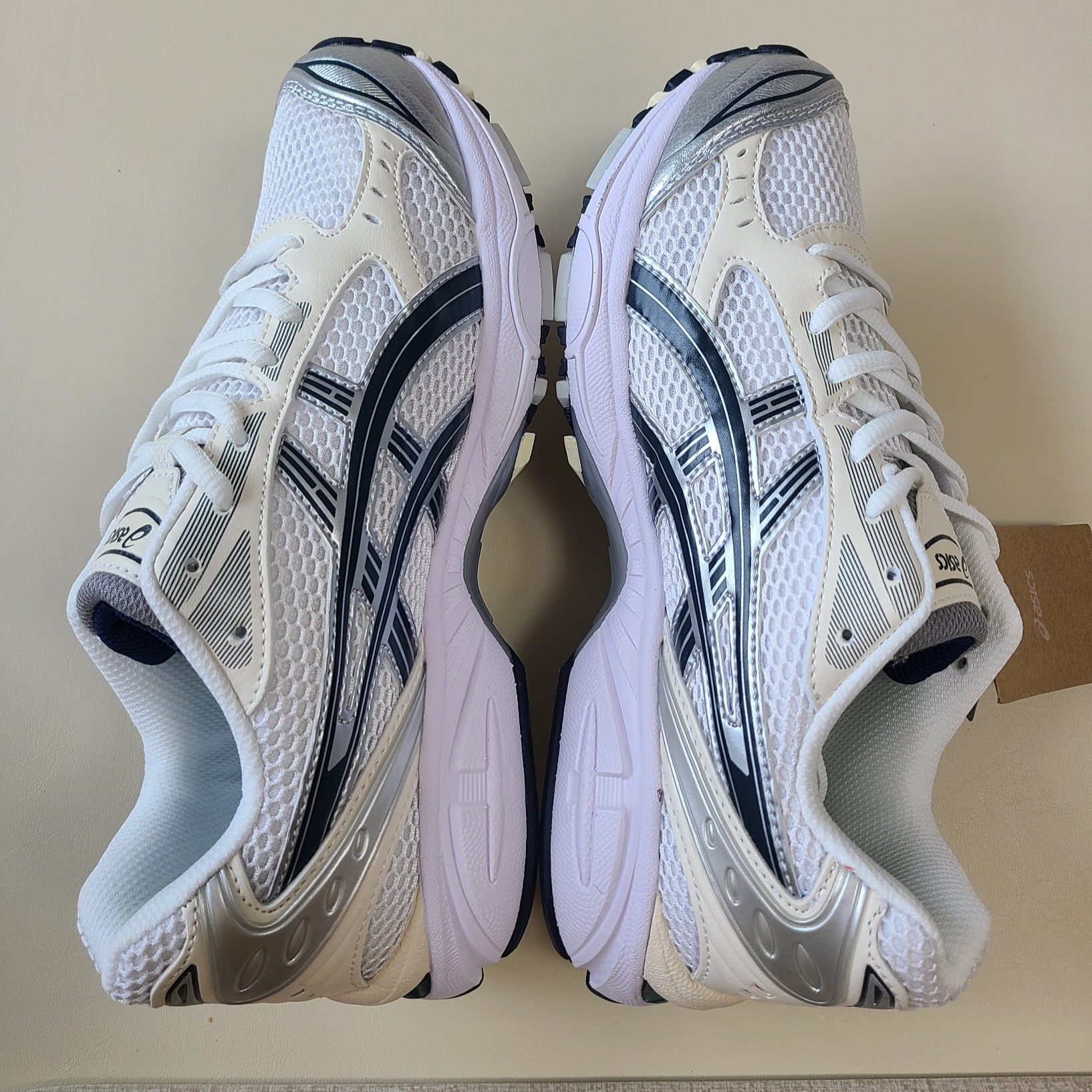 (W) Asics Gel-Kayano 14 White Midnight 착용 스타일 - 1