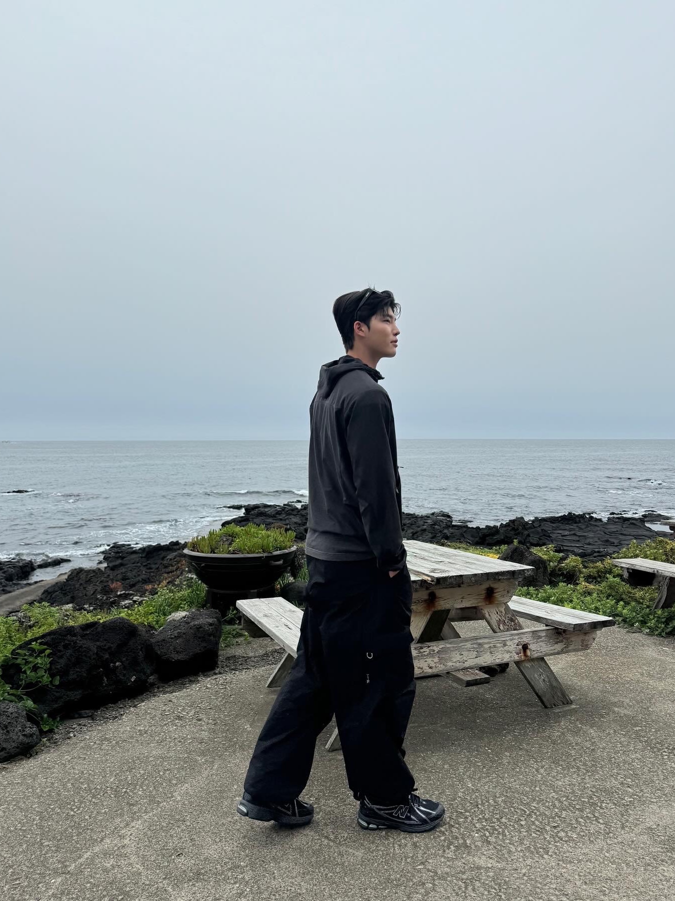 New Balance 1906R Black Silver Metallic, Sansan Gear Zipper Mesh Jacket Black - 24SS 착용 스타일 - 1