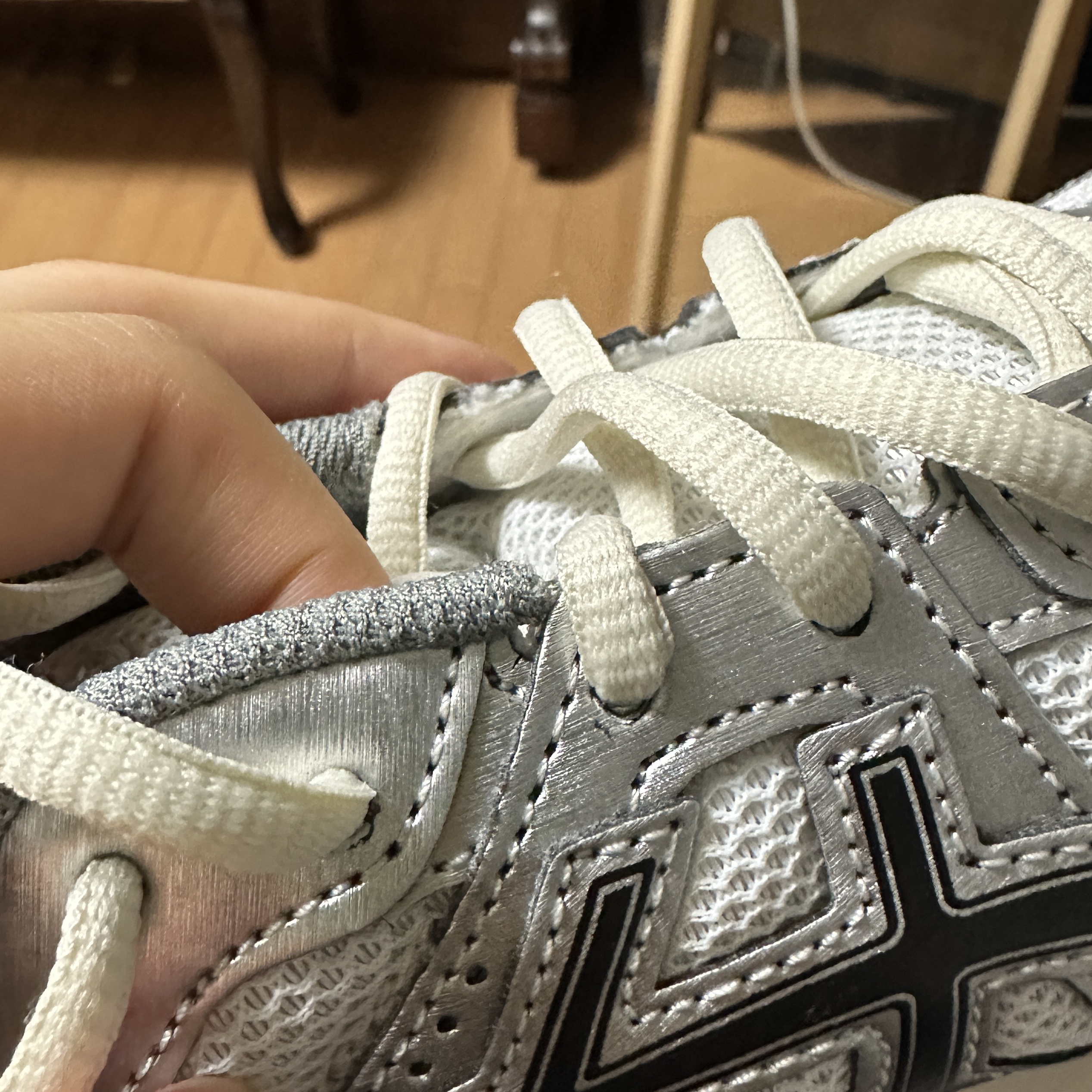 Asics Jog 100 S White Black - 2E Wide 착용 스타일 - 1