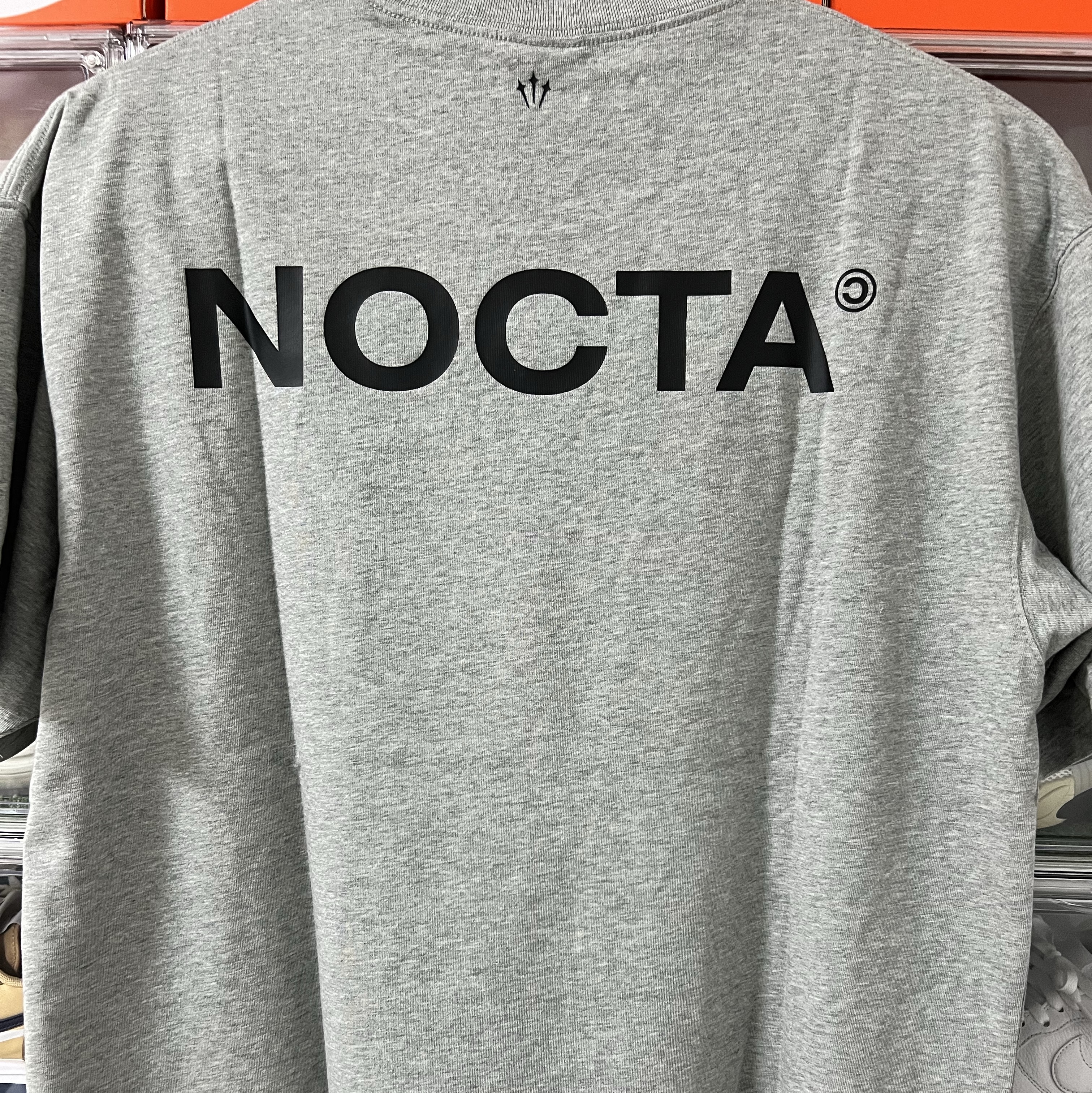 Nike x Drake Nocta Max 90 T-Shirt Dark Heather Grey (FN7663-063) 착용 스타일