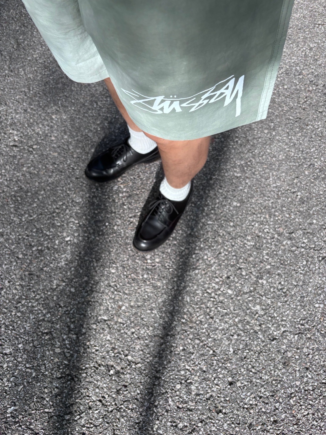 Stussy Wave Dye Nylon Shorts Sage 착용 스타일 - 2