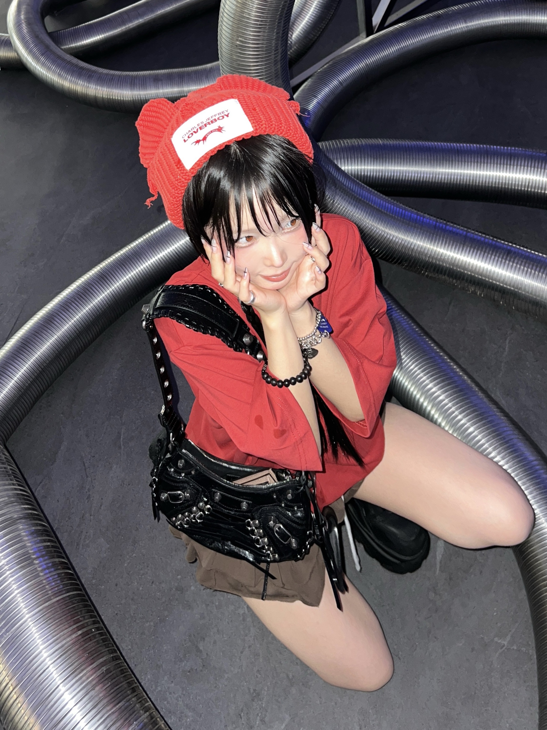 Balenciaga Le Cagole XS Shoulder Bag With Corset Black, Charles Jeffrey Loverboy Chunky Ears Beanie Black (Without Medals) 착용 스타일 - 1