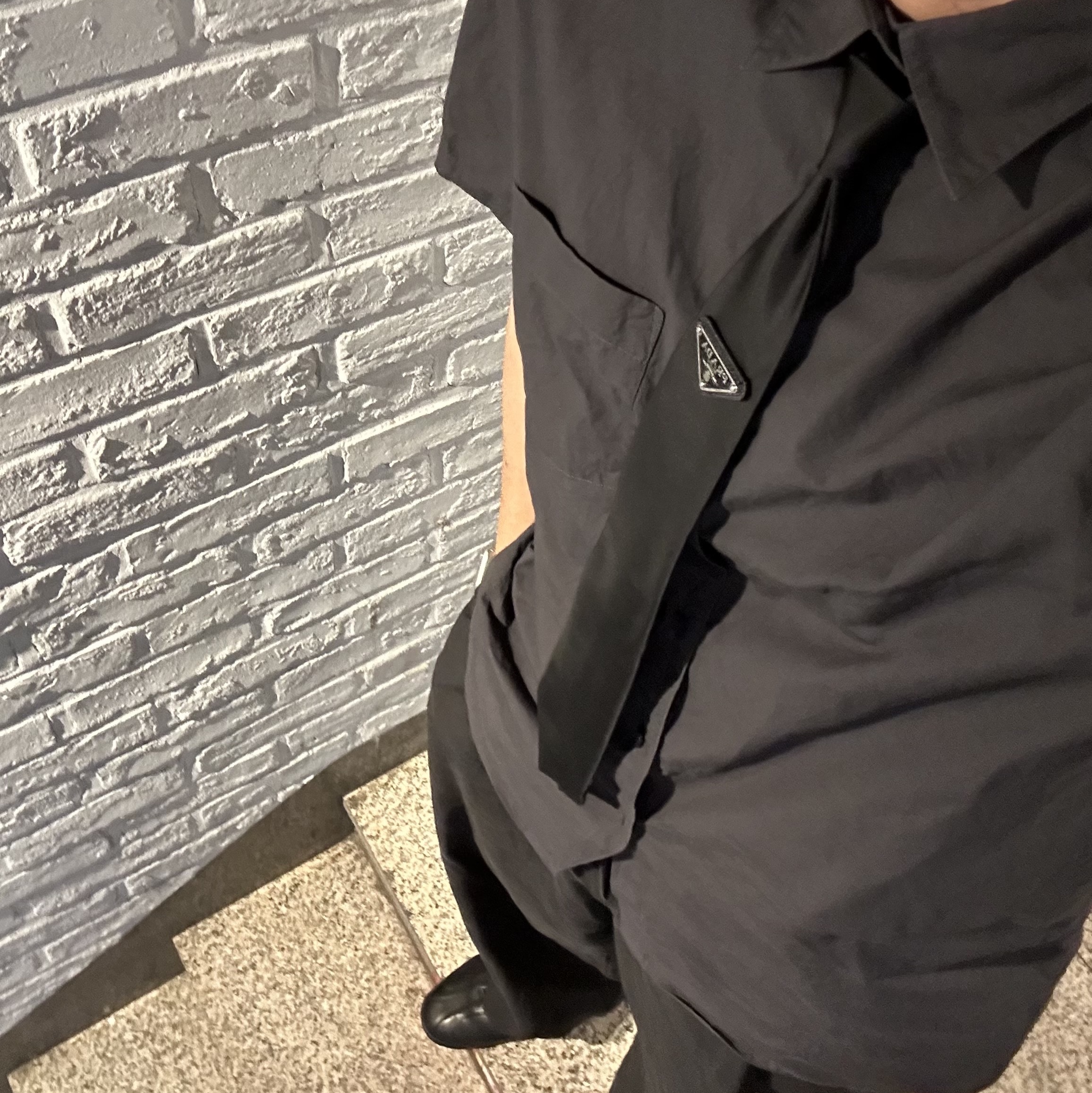 Prada Re-Nylon Gabardine Tie Black 착용 스타일