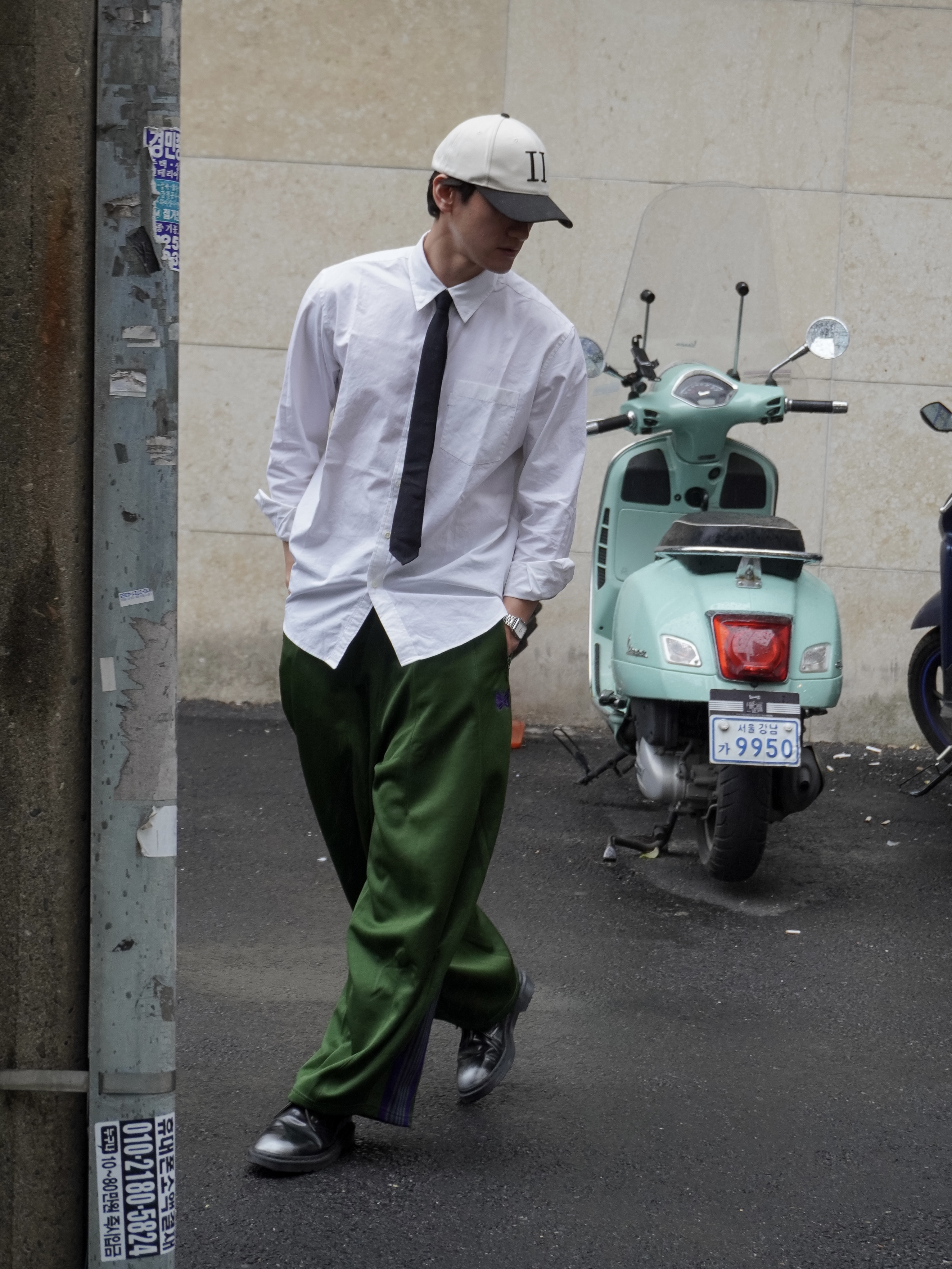 Dr. Martens x Supreme 1461 Gray Silver, Needles Track Pants Poly Smooth Olive 착용 스타일 - 1
