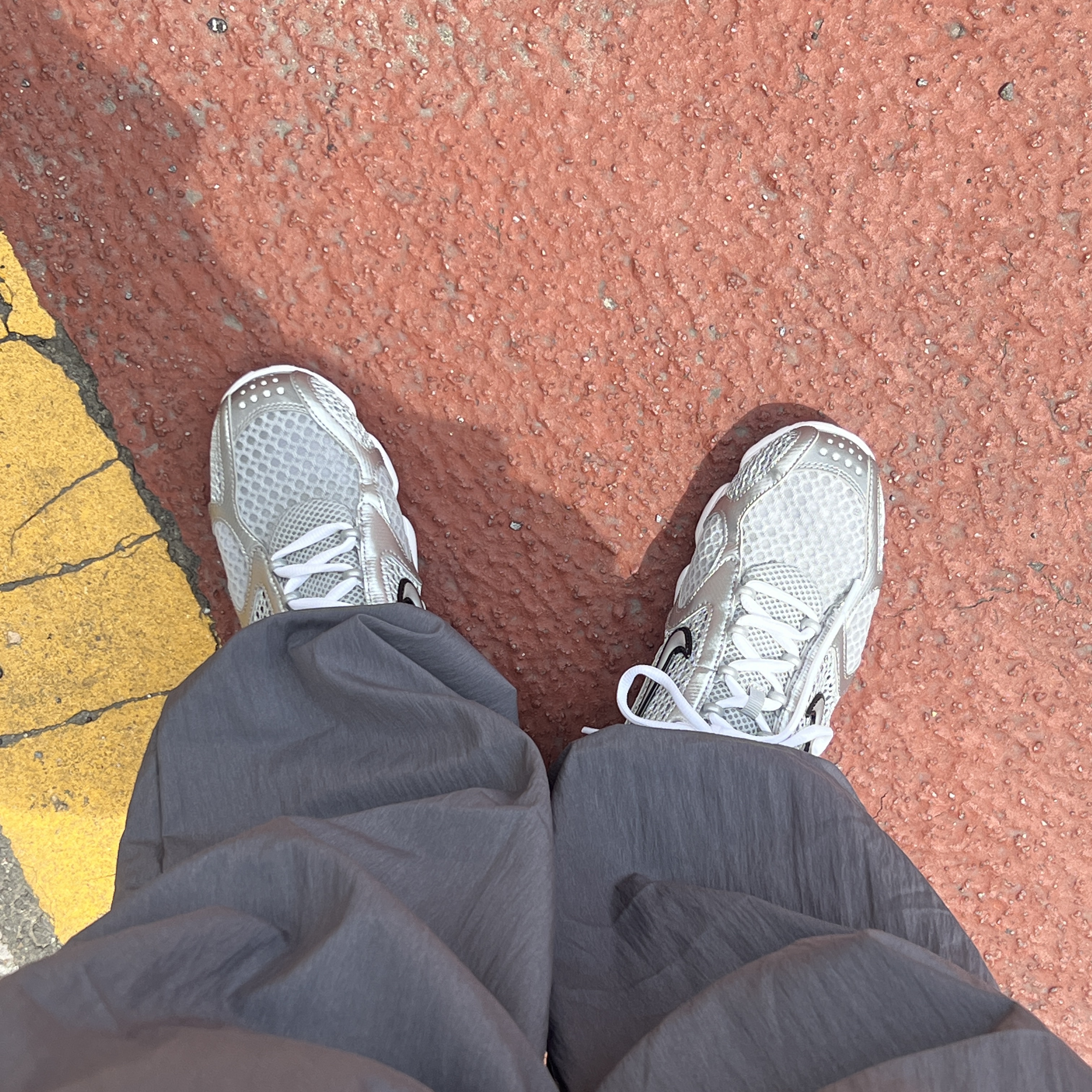 Nike Air Zoom Spiridon Cage 2 Metallic Silver 착용 스타일