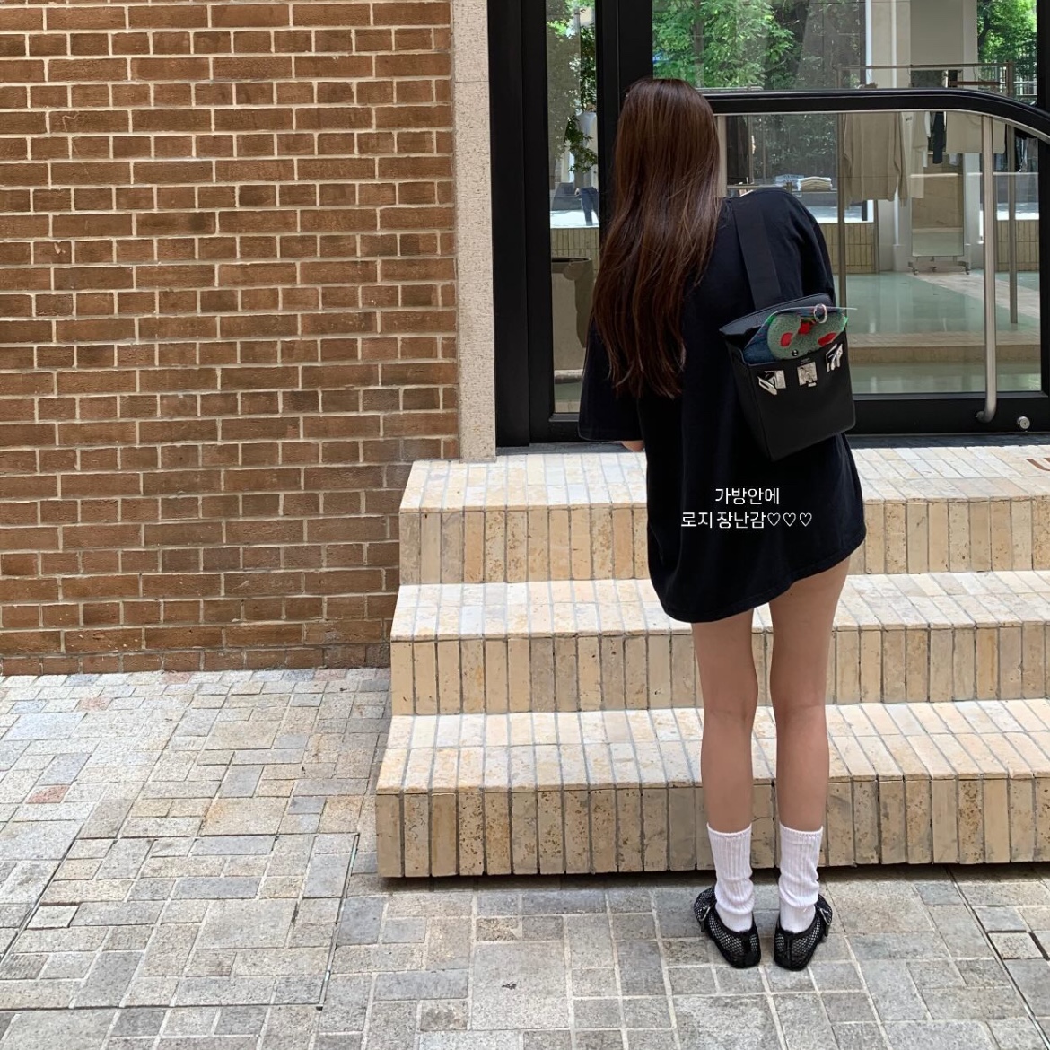 Hermes Hac a Dos PM Multicolore Backpack Evercolor Togo & Palladium Noir Bleu France, (W) Alaia Ballet Flats in Fishnet Black 착용 스타일 - 1