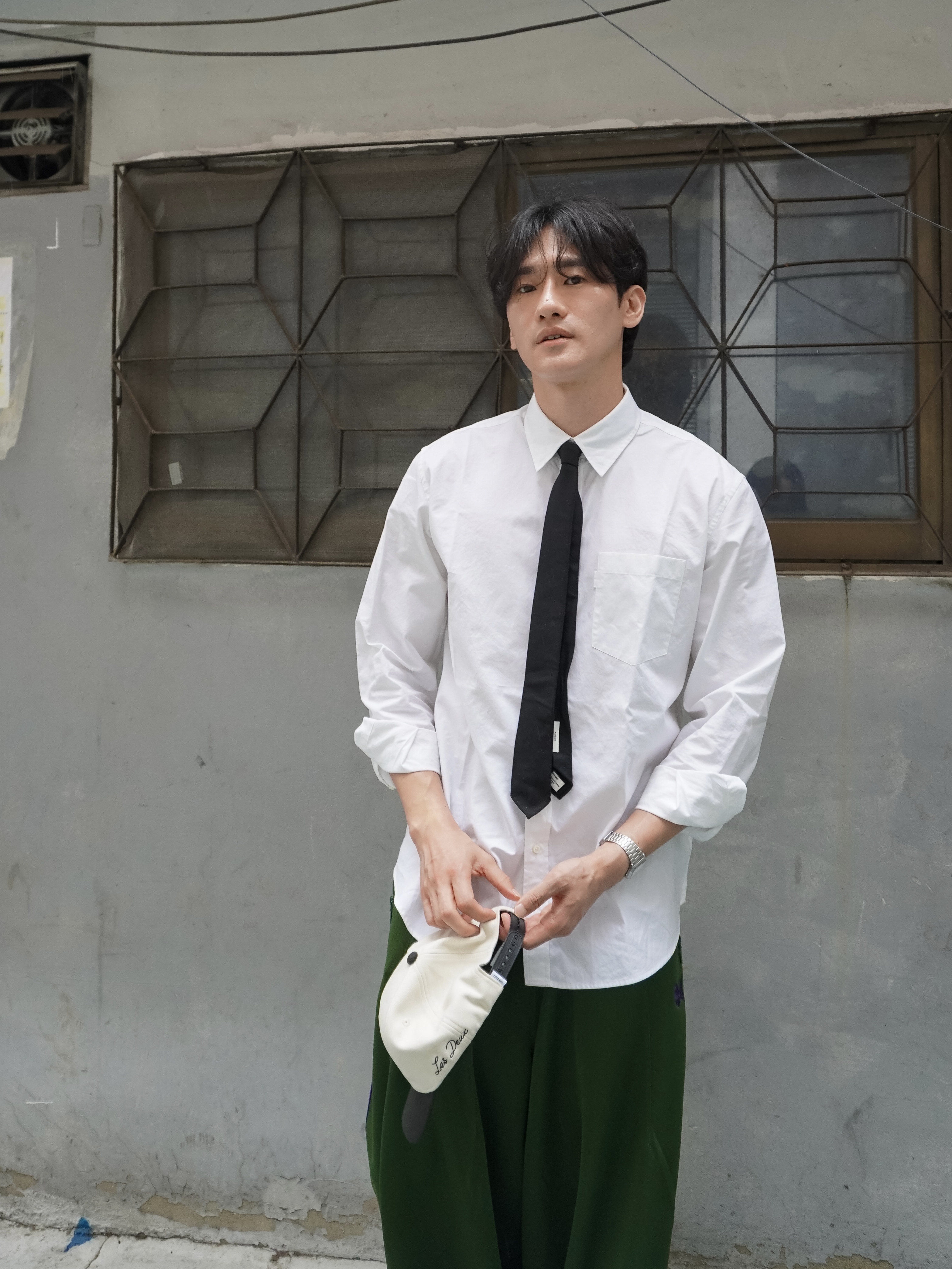 Dr. Martens x Supreme 1461 Gray Silver, Needles Track Pants Poly Smooth Olive 착용 스타일 - 4