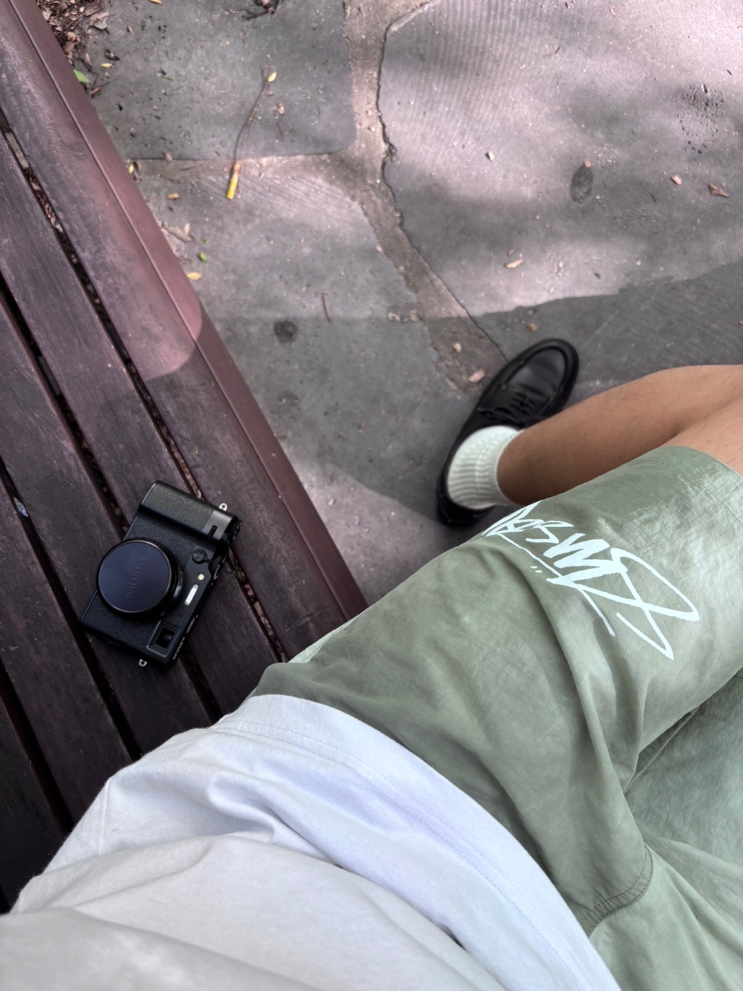 Stussy Wave Dye Nylon Shorts Sage 착용 스타일 - 1