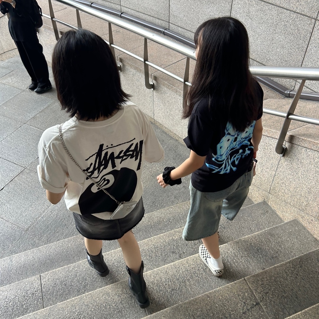 Stussy 8 Ball Pigment Dyed T-Shirt Natural 착용 스타일