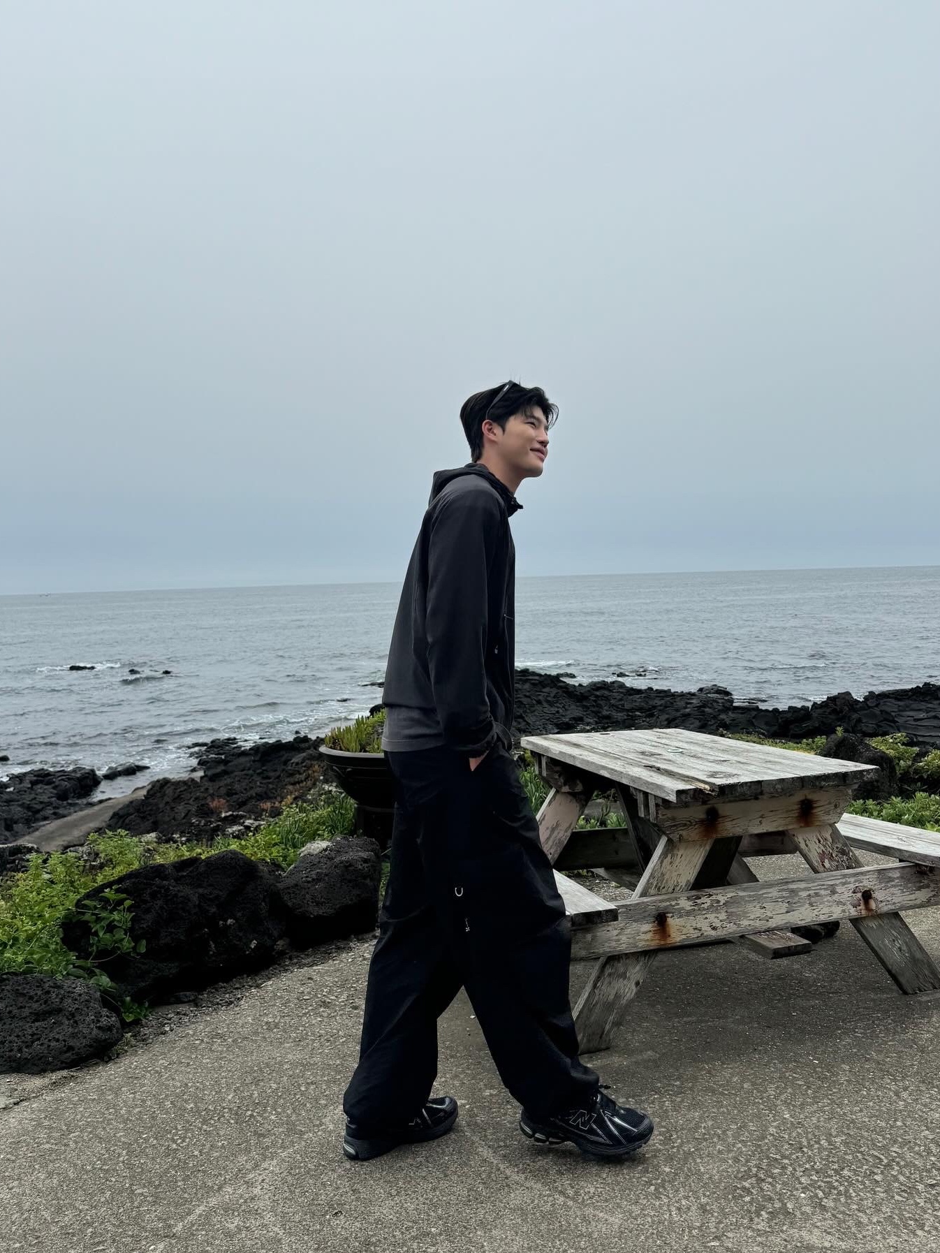 New Balance 1906R Black Silver Metallic, Sansan Gear Zipper Mesh Jacket Black - 24SS 착용 스타일 - 2