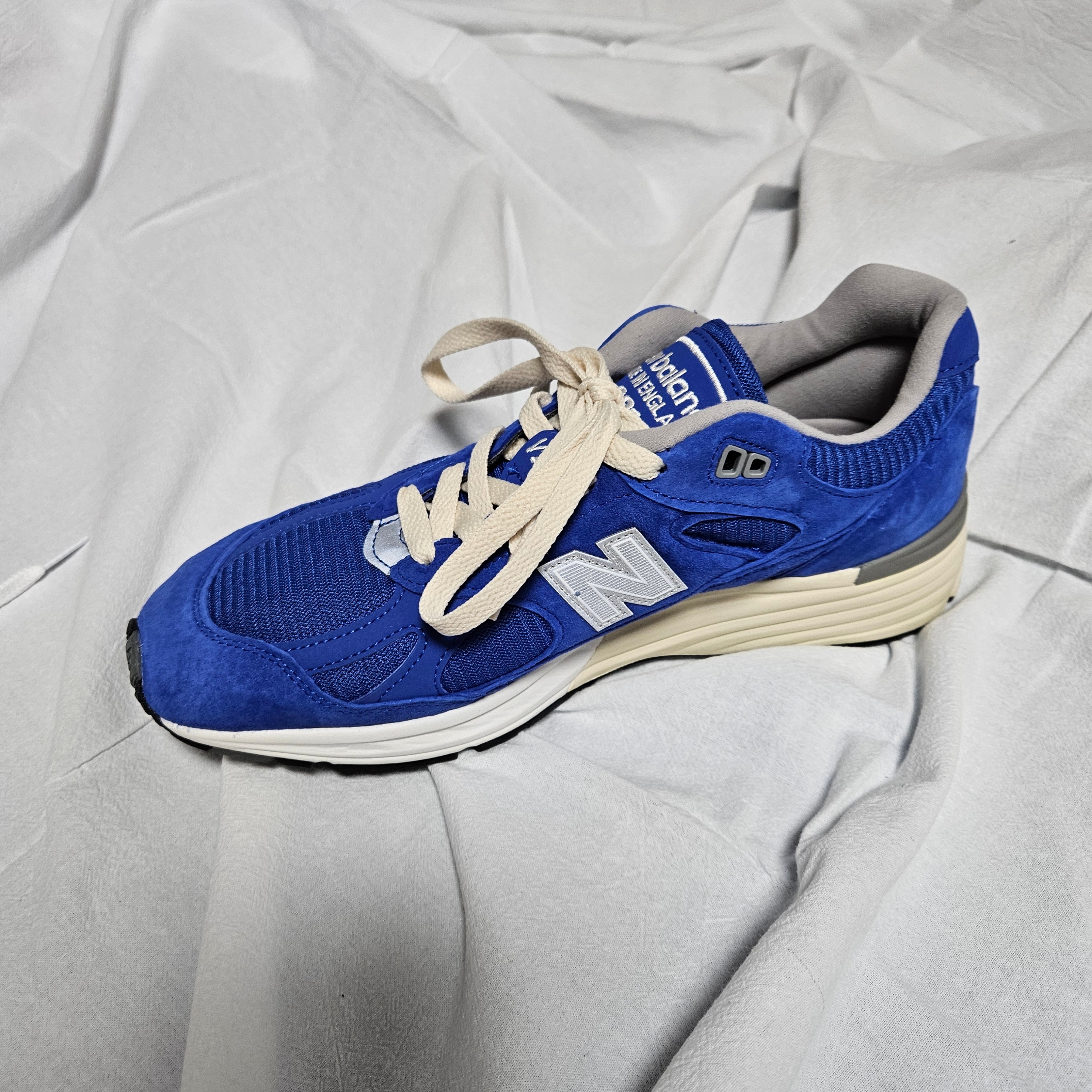 New Balance 991v2 Made in UK Dazzling Blue 착용 스타일 - 4