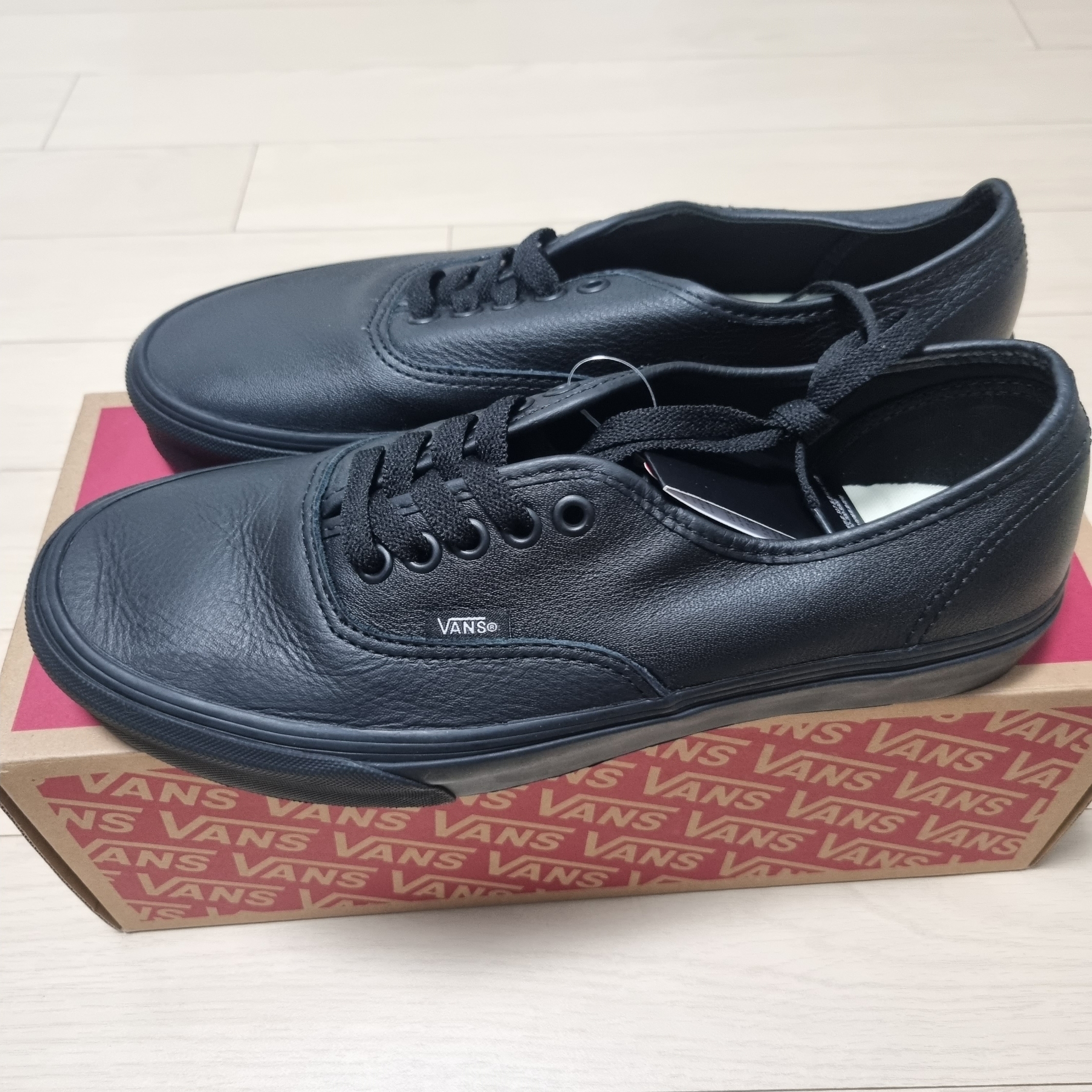 Vans Authentic Leather Black 착용 스타일 - 2