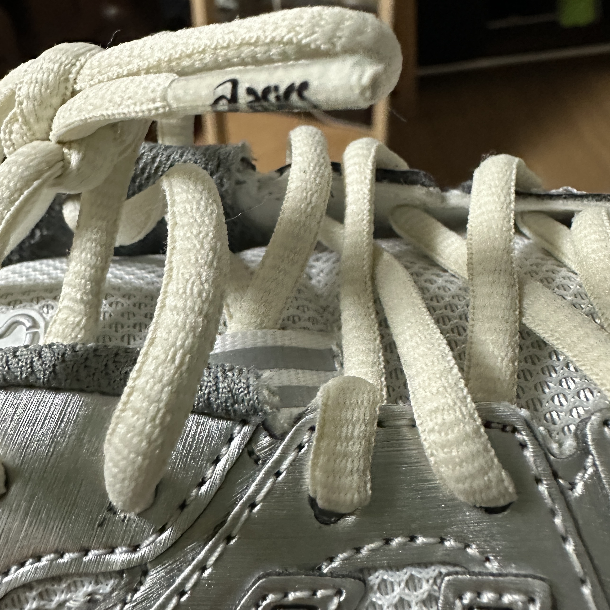 Asics Jog 100 S White Black - 2E Wide 착용 스타일 - 3
