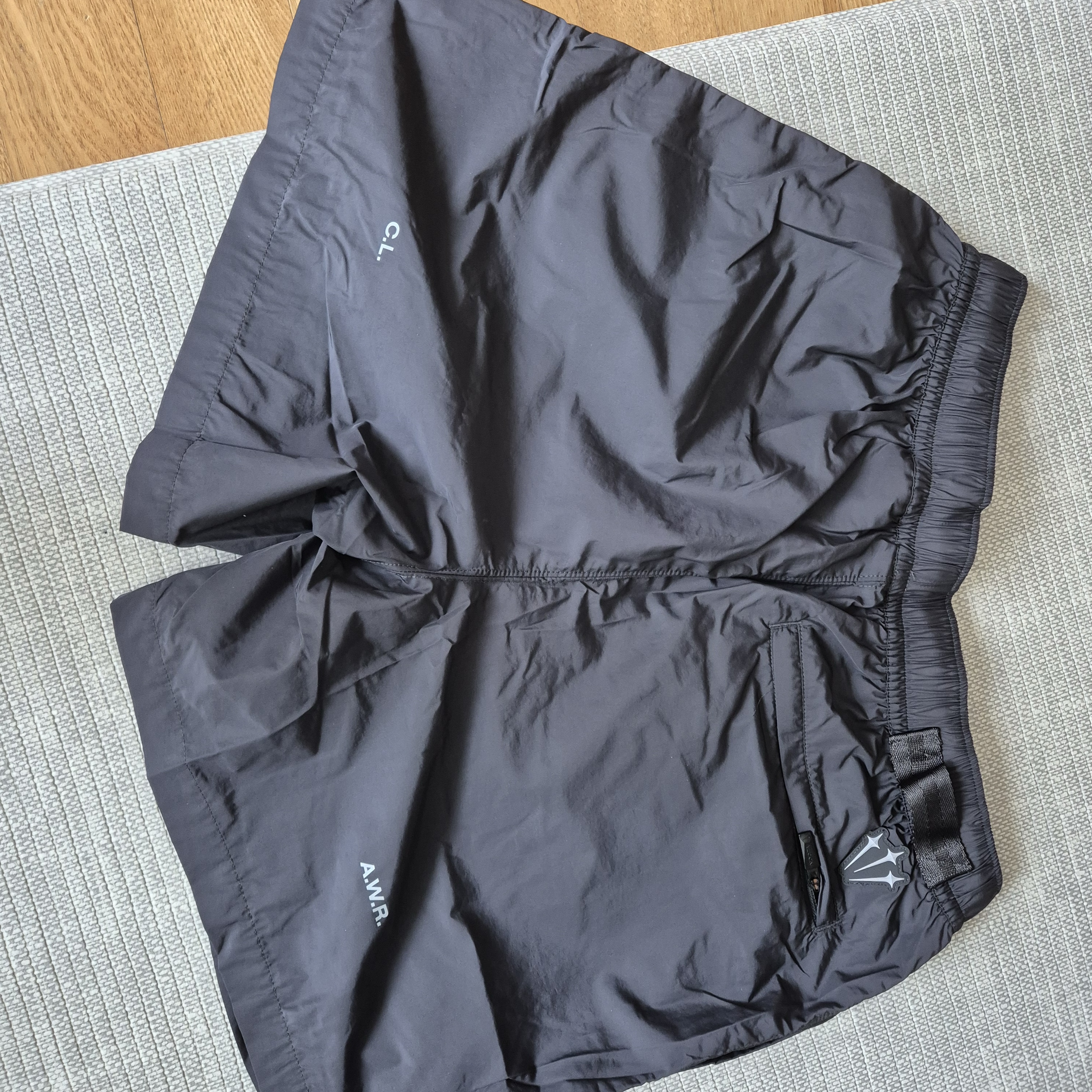 Nike x Drake Nocta Woven Shorts Anthracite (FN8194-060) 착용 스타일