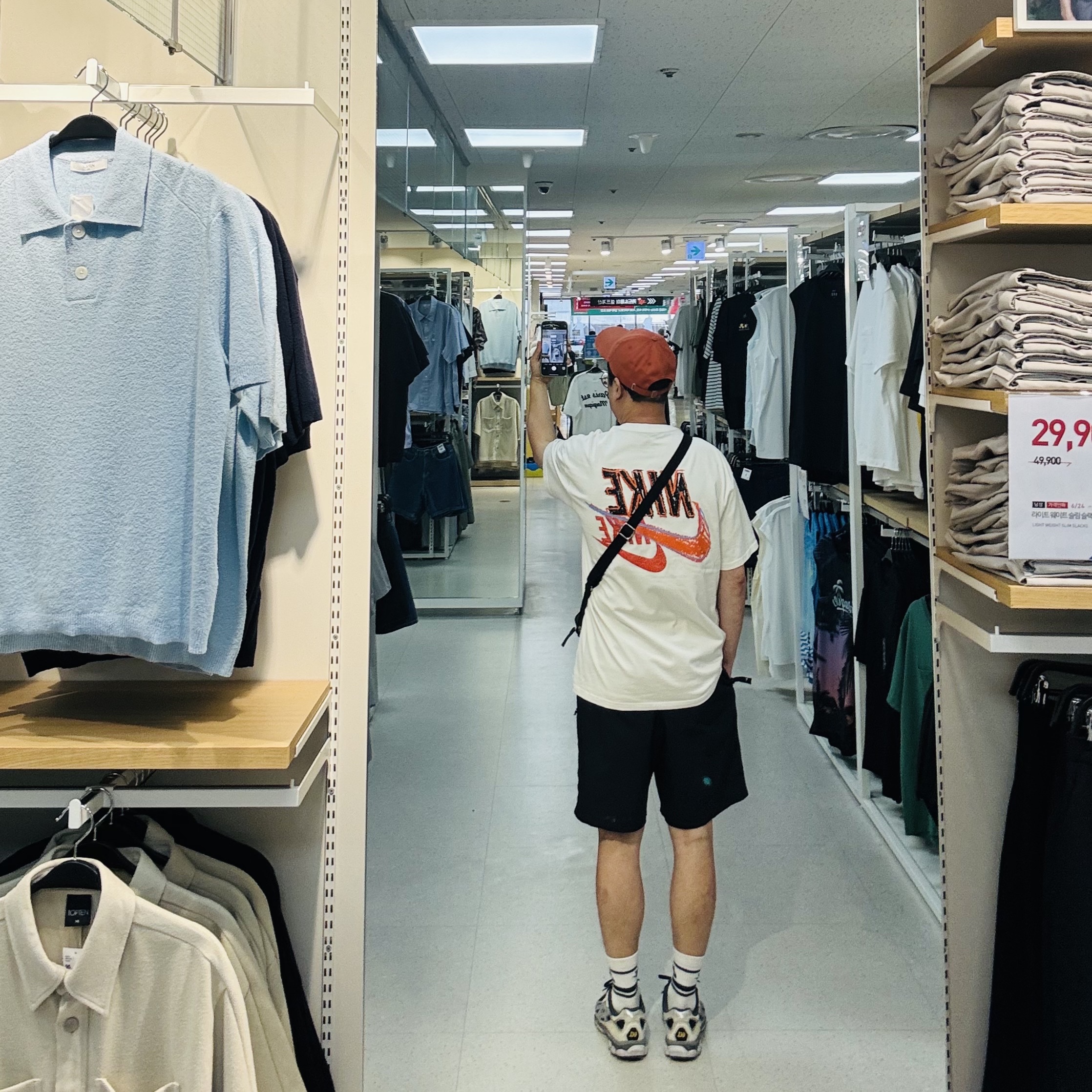 Stussy Basic Stock Low Pro Cap Dusty Orange, Nike M NRG Dunk '85 T-Shirt Sail - US/EU 착용 스타일 - 2