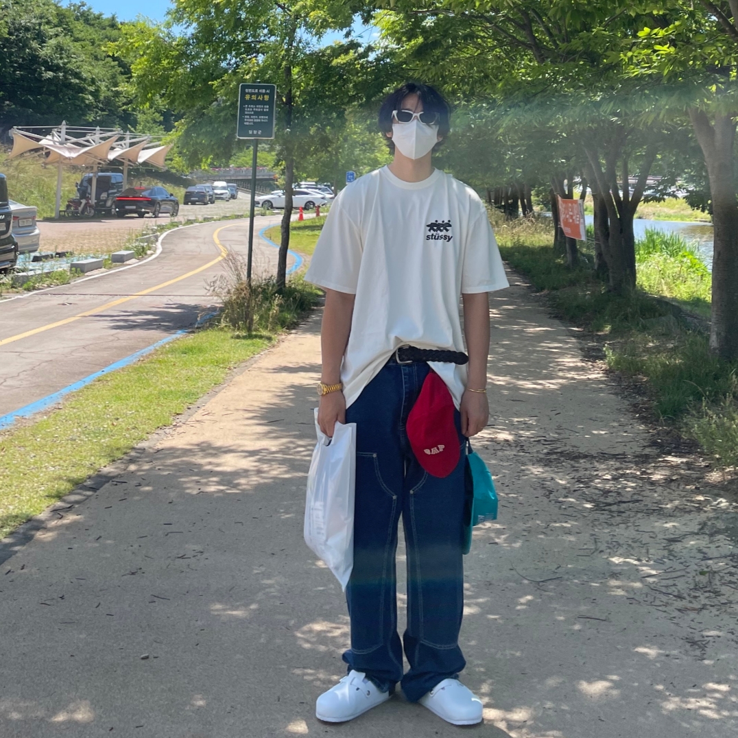 Stussy Surfwalk Pigment Dyed T-Shirt Natural 착용 스타일 - 2