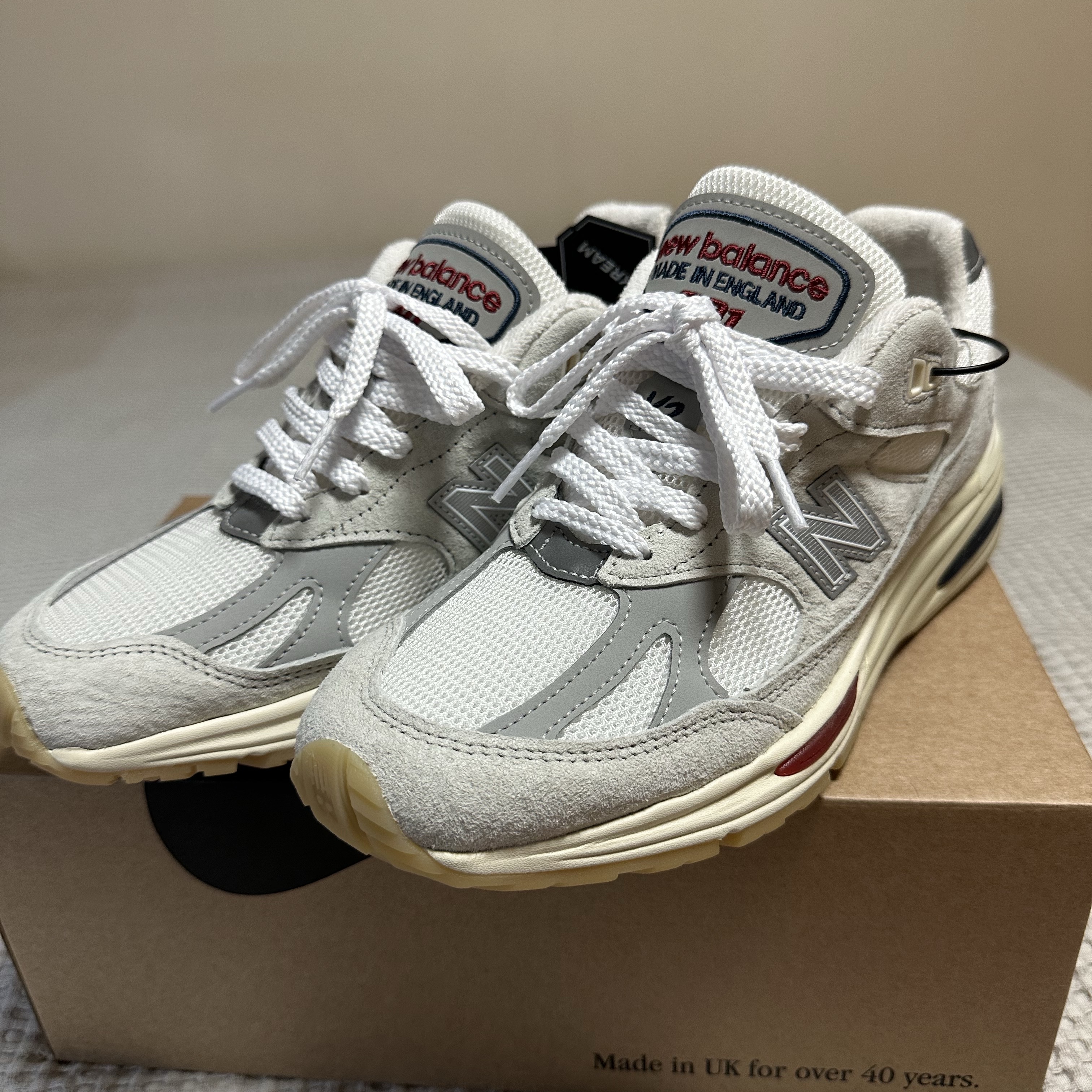 New Balance 991v2 Made in UK Off White Blanc De Blanc 착용 스타일 - 2