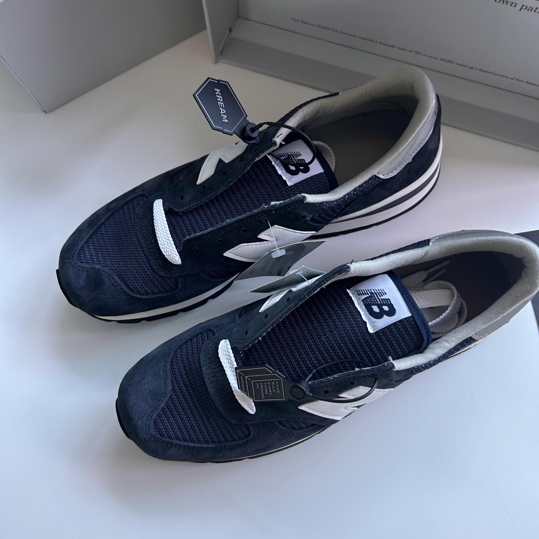 New Balance 990v1 Made in USA Navy 착용 스타일