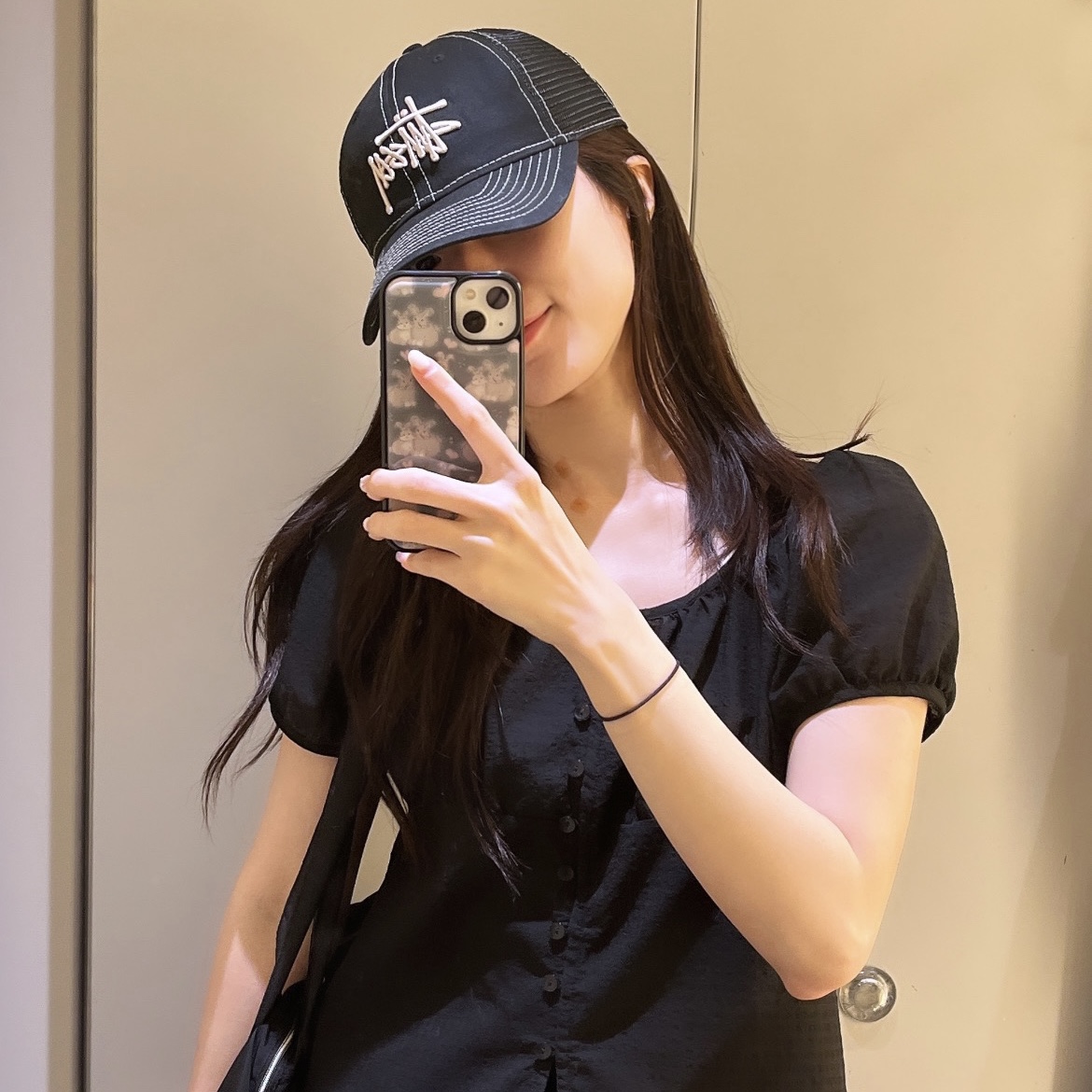 Stussy New Era 9twenty Basic Trucker Black 착용 스타일