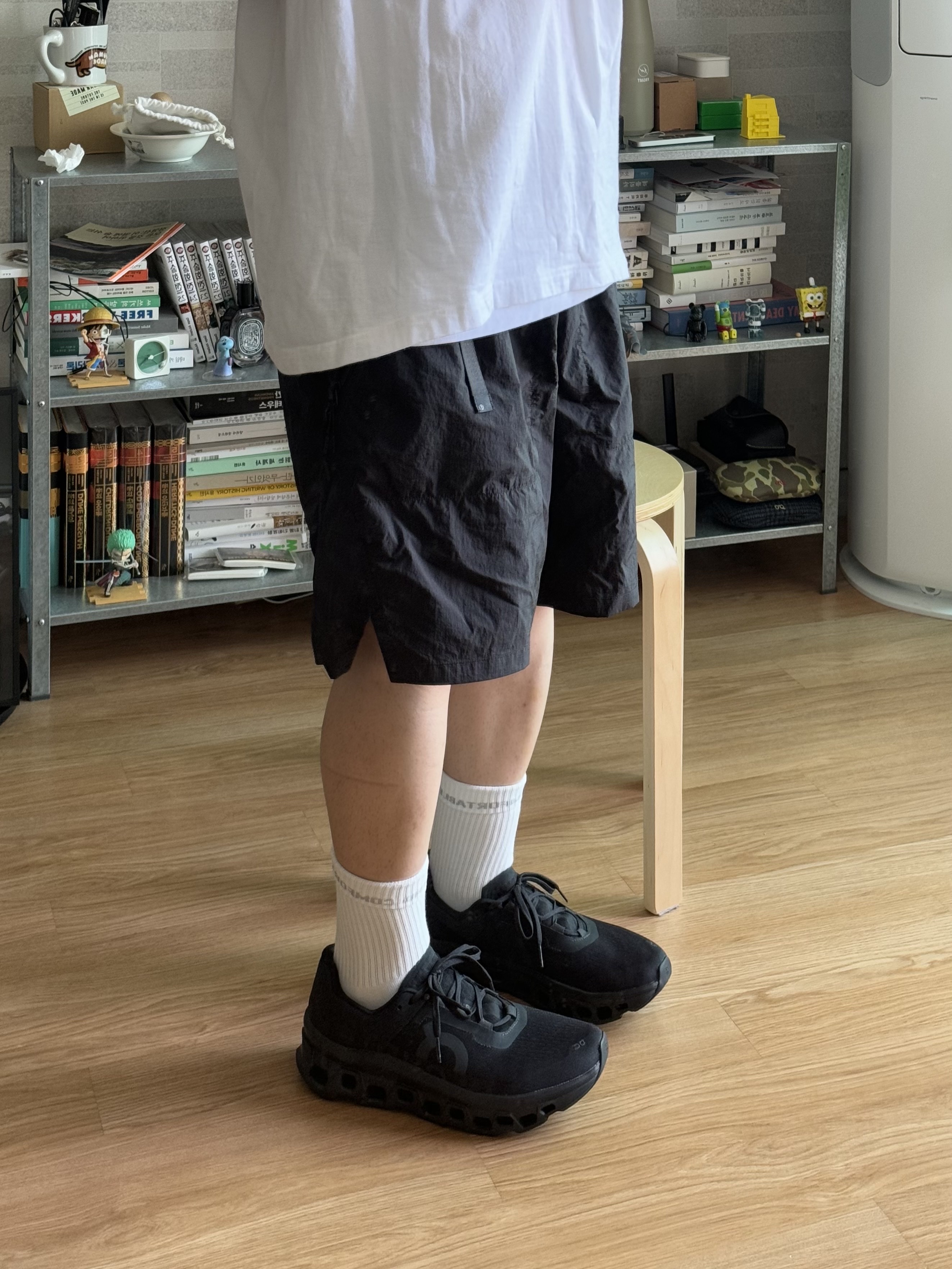 On Running Cloudmonster All Black, Supreme Crew 96 T-Shirt White - 24SS 착용 스타일 - 2