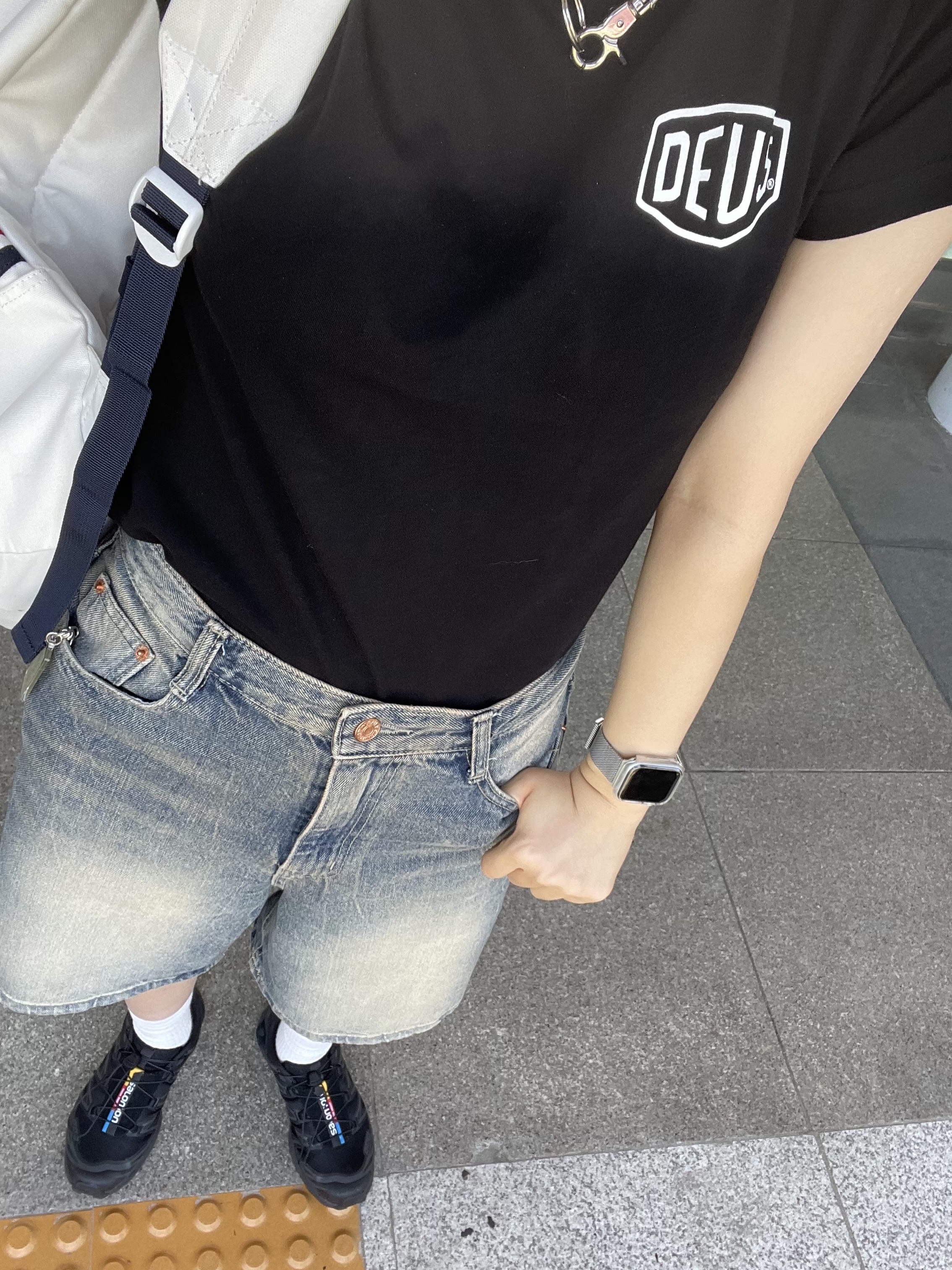 (Kids) Deus Ex Machina College Seoul T-Shirt Black, Salomon XT-6 ADV Black 착용 스타일