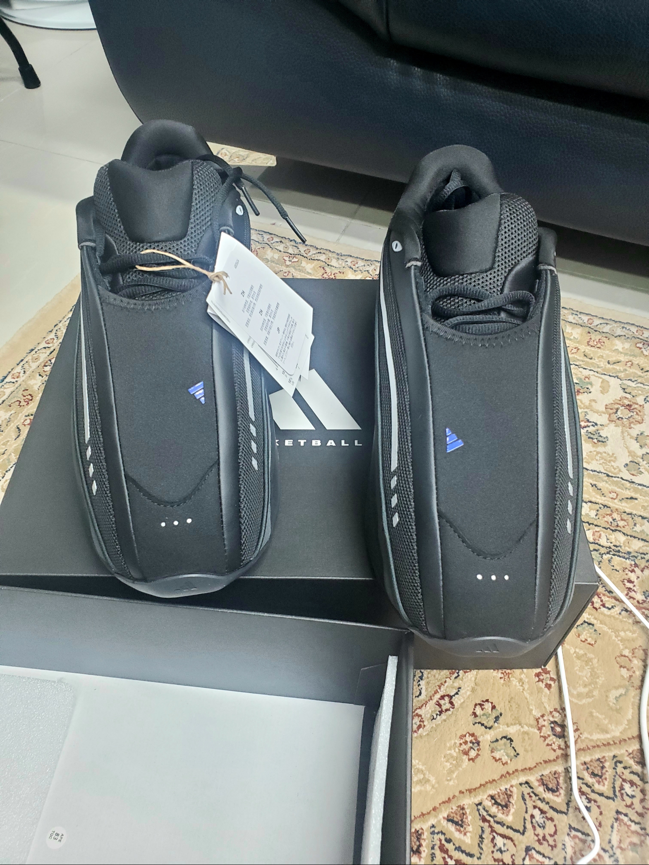 Adidas Mad IIInfinity Core Black Carbon 착용 스타일 - 2
