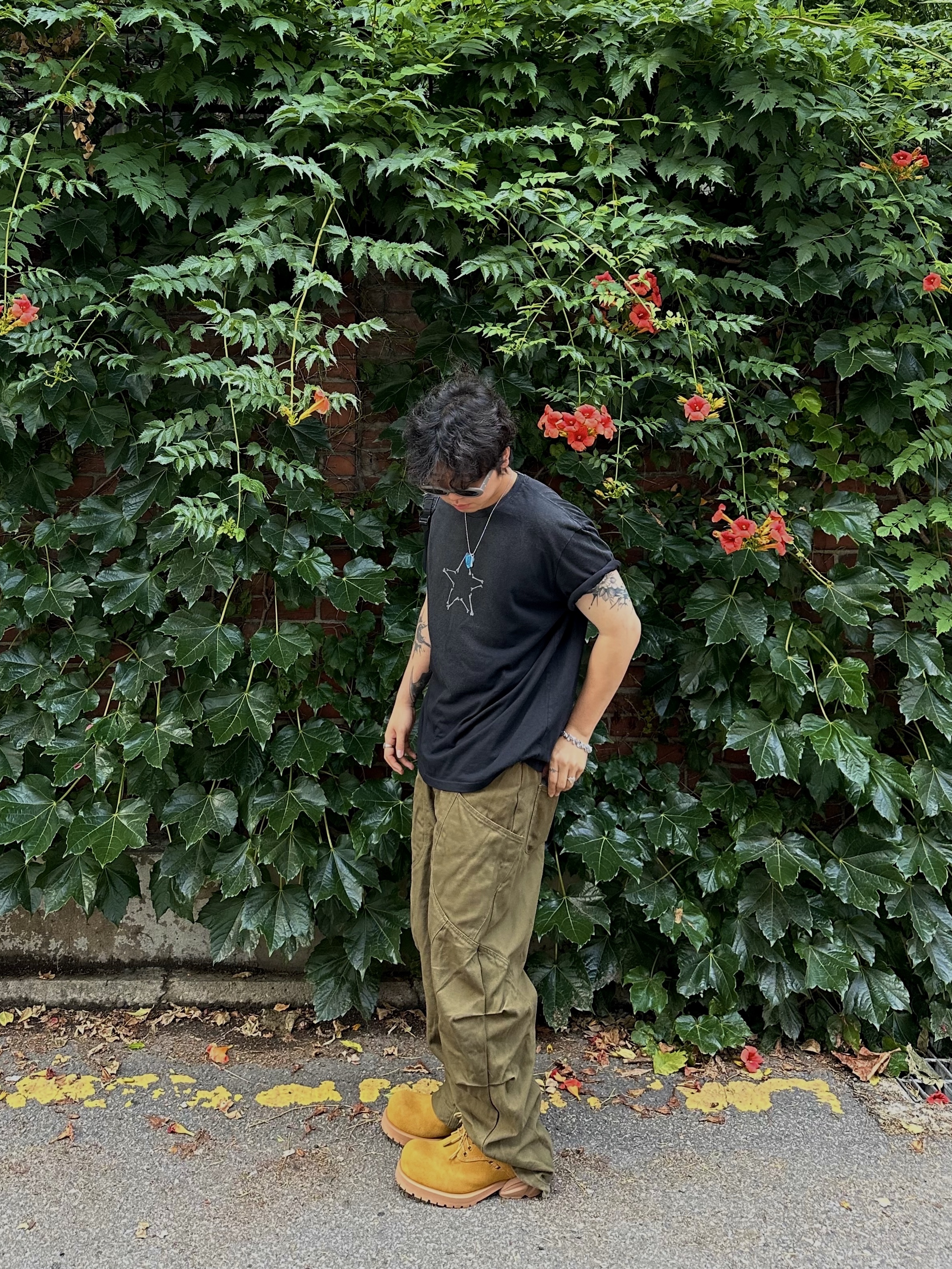Remagine Hybrid Derby Shoes Starting Bigger Wheat, Gentle Monster x Maison Margiela MM107 Leather Khaki Black 착용 스타일 - 1
